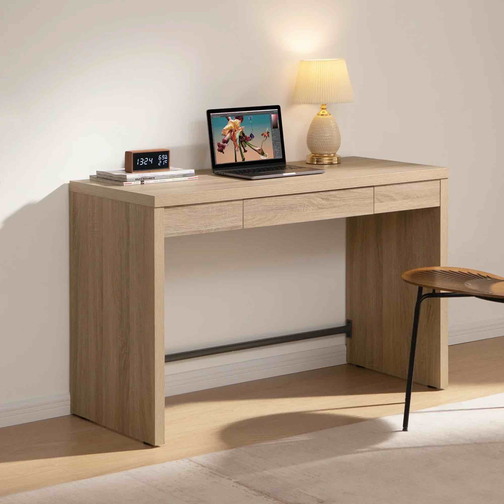 Condition photo showing New/Like New for savanna office desk