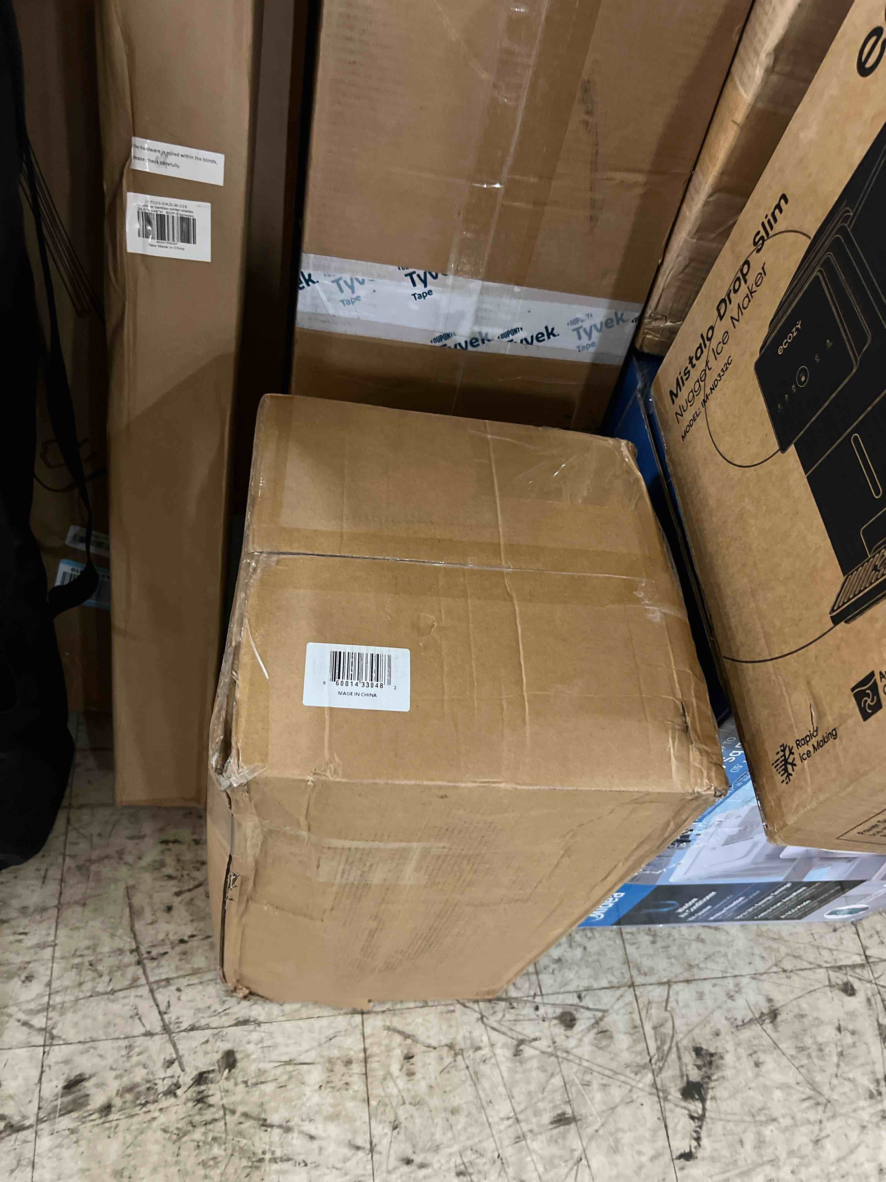 Condition photo showing New/Like New for mellow marshmellow comforter full/queen - extra fluffy double-stuffed down alternative duvet insert, all-season temperature-balancing, oeko-tex class i fabric, box-stitch, machine washable