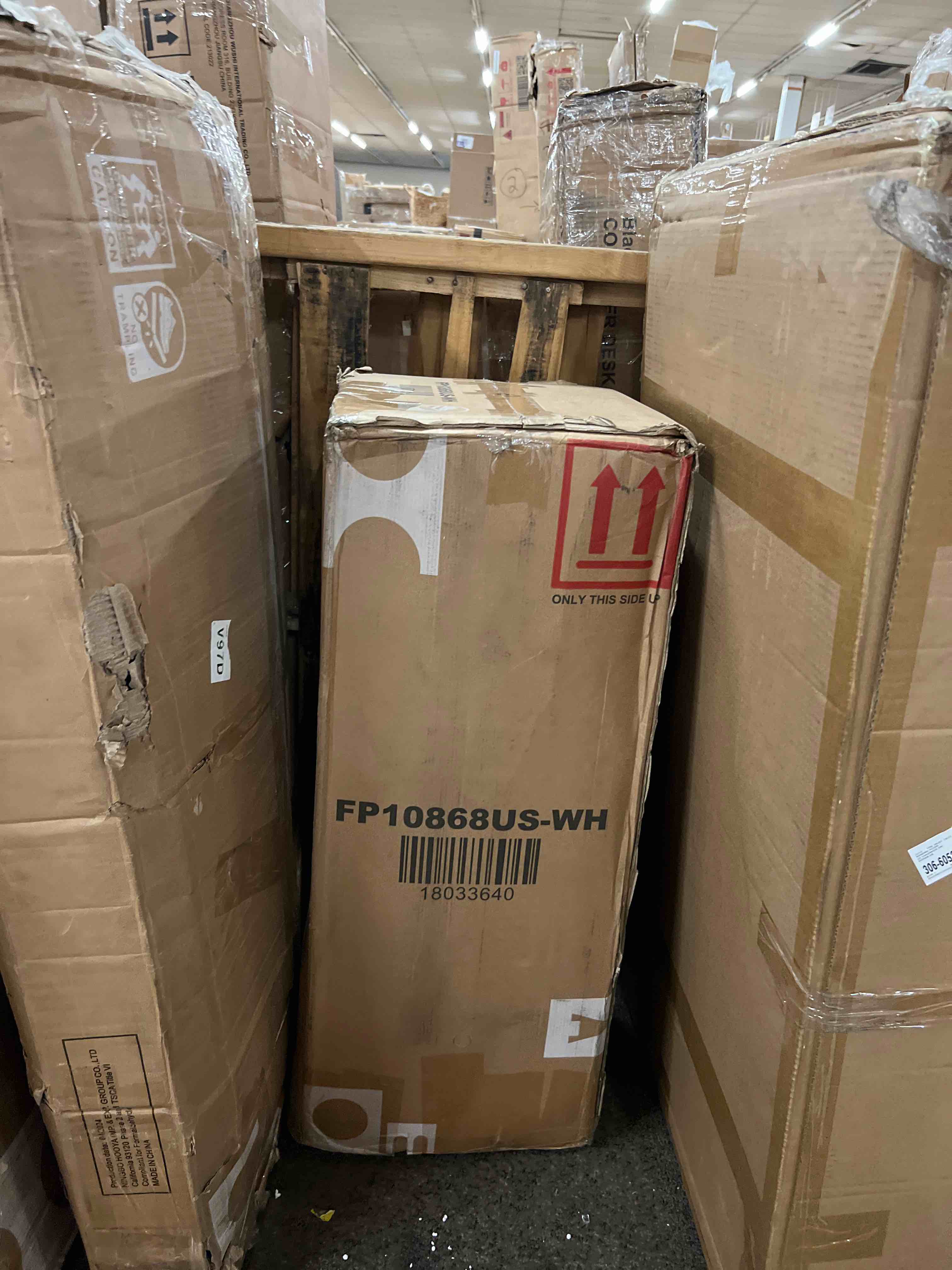 Condition photo showing New/Like New for costway portable air conditioner, 8000btu ac unit spaces up to 230sq.ft, with remote control, 24h timer & window venting kit, sleep mode, suitable for bedroom, living room, office (8000btu, black)