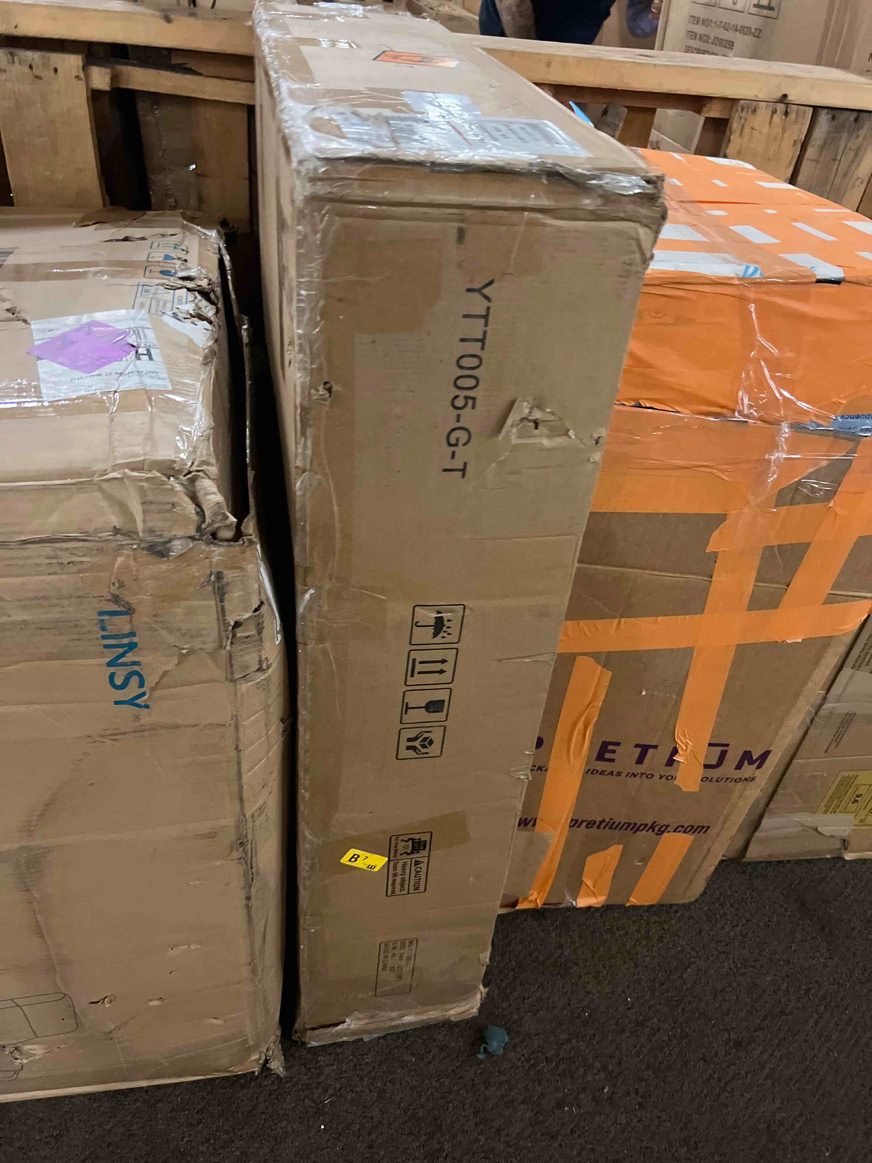 Condition photo showing New/Like New for twin size daybed with 2 storage drawers, upholstered daybed frame with charging station, heavy duty sofa bed for bedroom, living room, no box spring needed,easy assembly