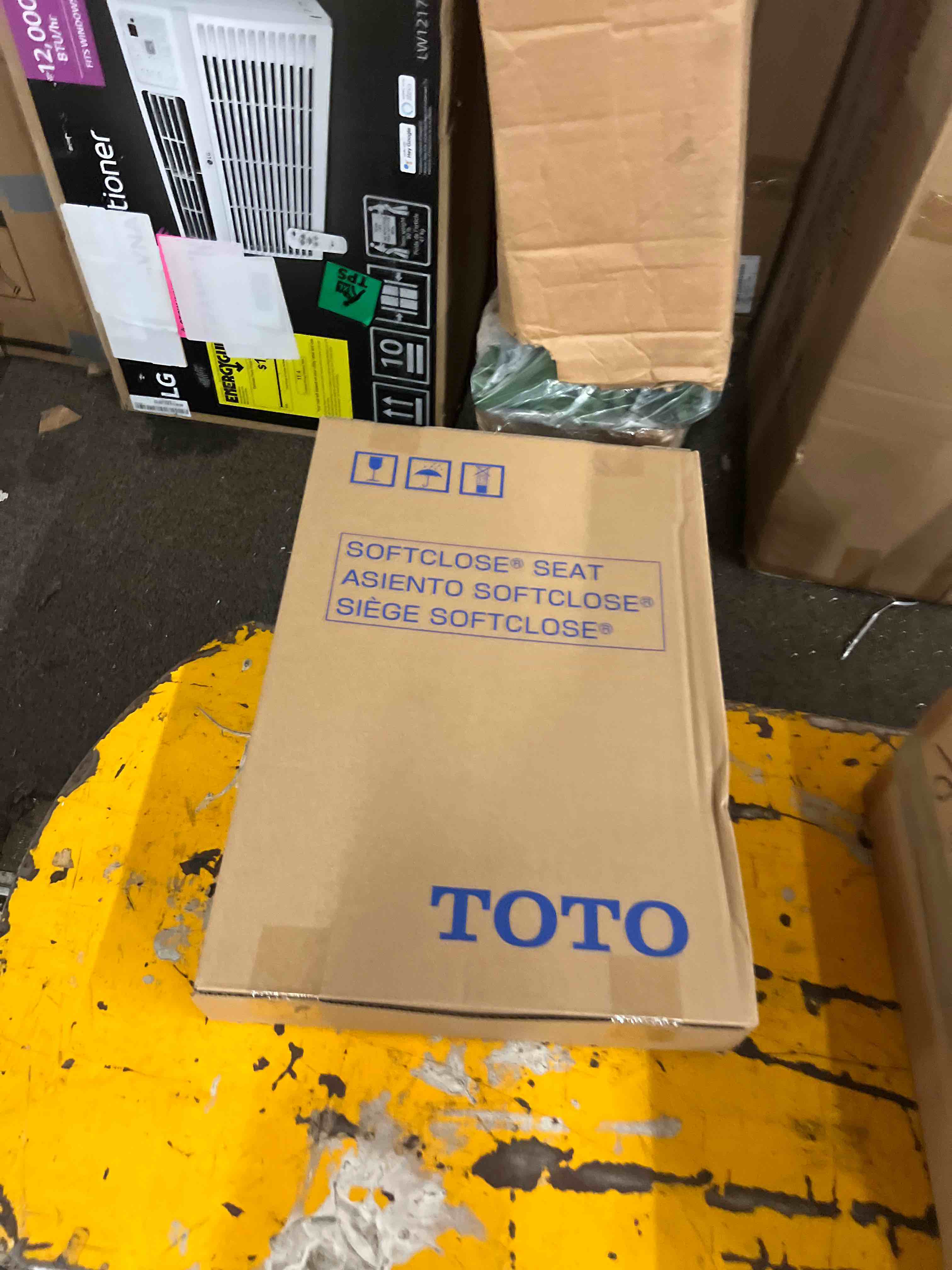 Condition photo showing New/Like New for soft close seat - elongated
