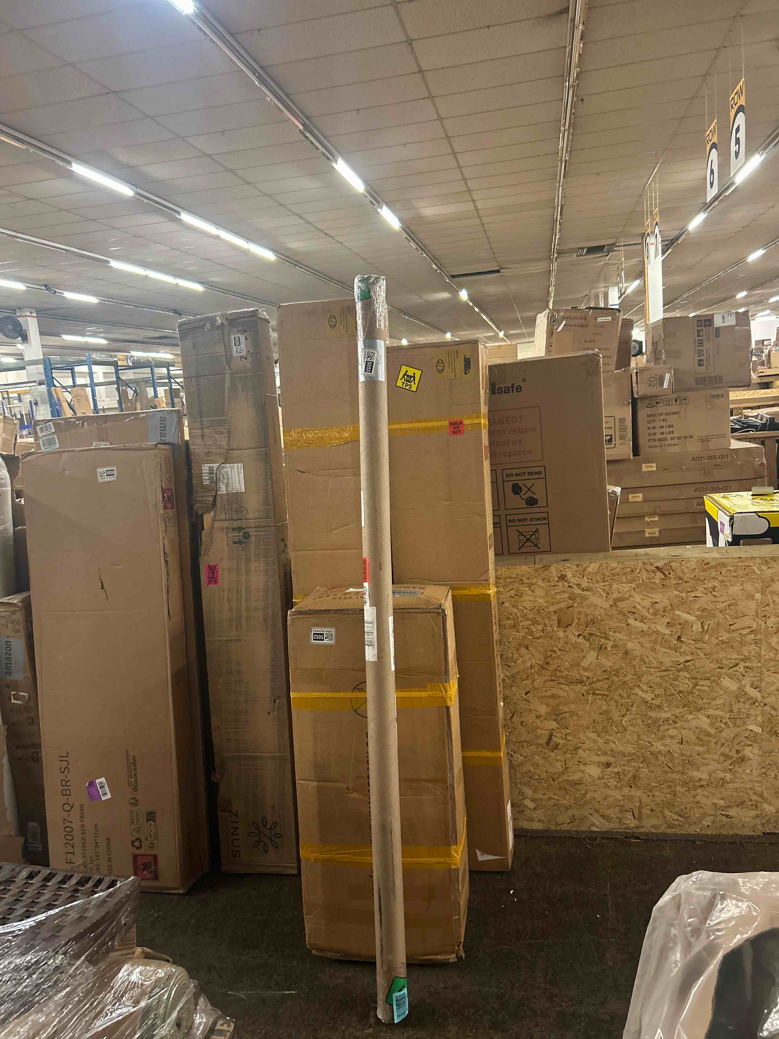 Condition photo showing New/Like New for ox pro 78"-144" speedframe measuring extendable level with twin-rail extension - 6 level vials and measuring scale window | extends from 78 to 144 inches - 6 level vials - point-to-point measuring - locking switch - for framing & vertical measuring