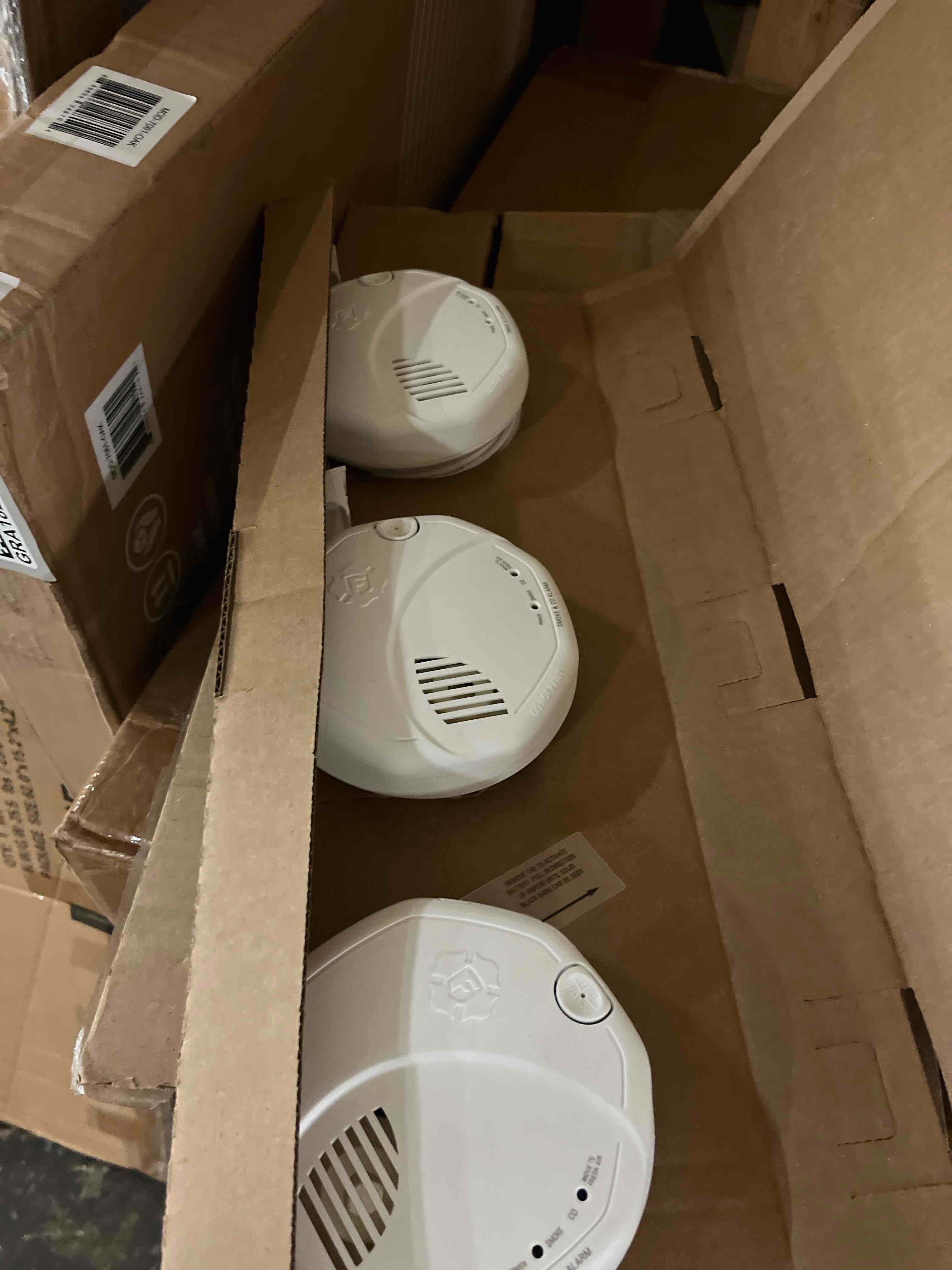 Condition photo showing New/Like New for first alert battery combination smoke & carbon monoxide alarm | smco100