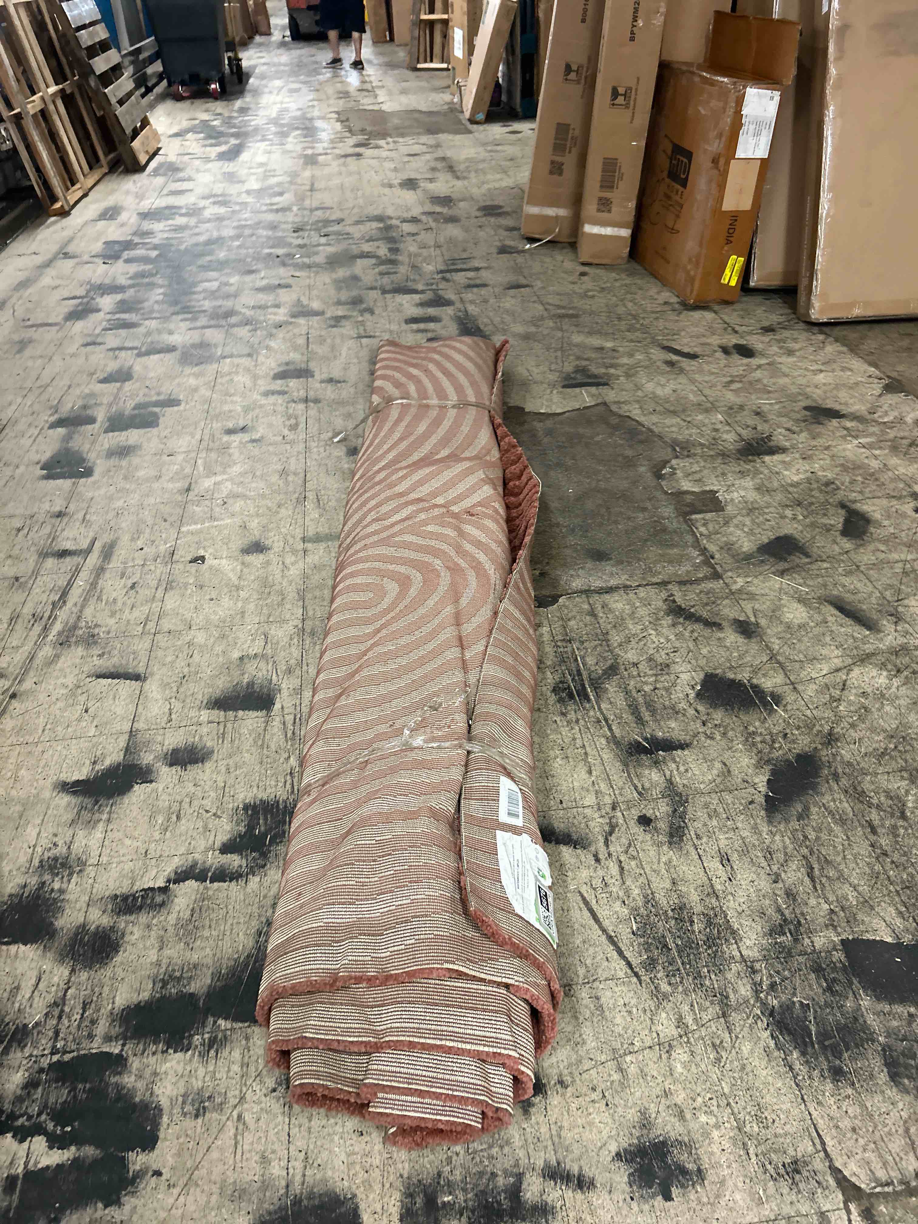 Condition photo showing New/Like New for (color burgundy) safavieh south hampton collection area rug - 6' square, rust, handmade abstract wool, ideal for high traffic areas in living room, bedroom (sha301p)