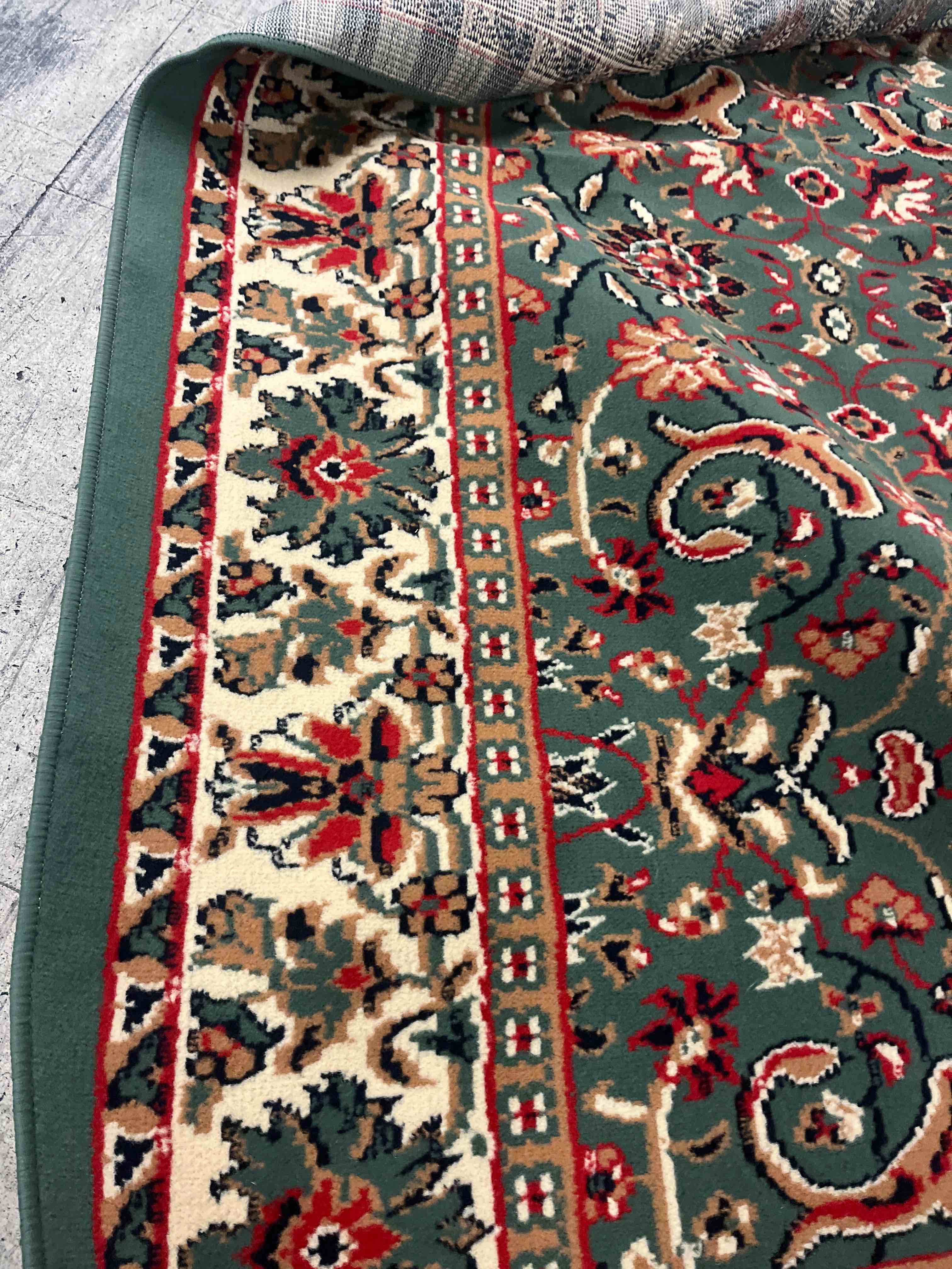 Condition photo showing New/Like New for new modern green traditional area rug floor 8x11 ft