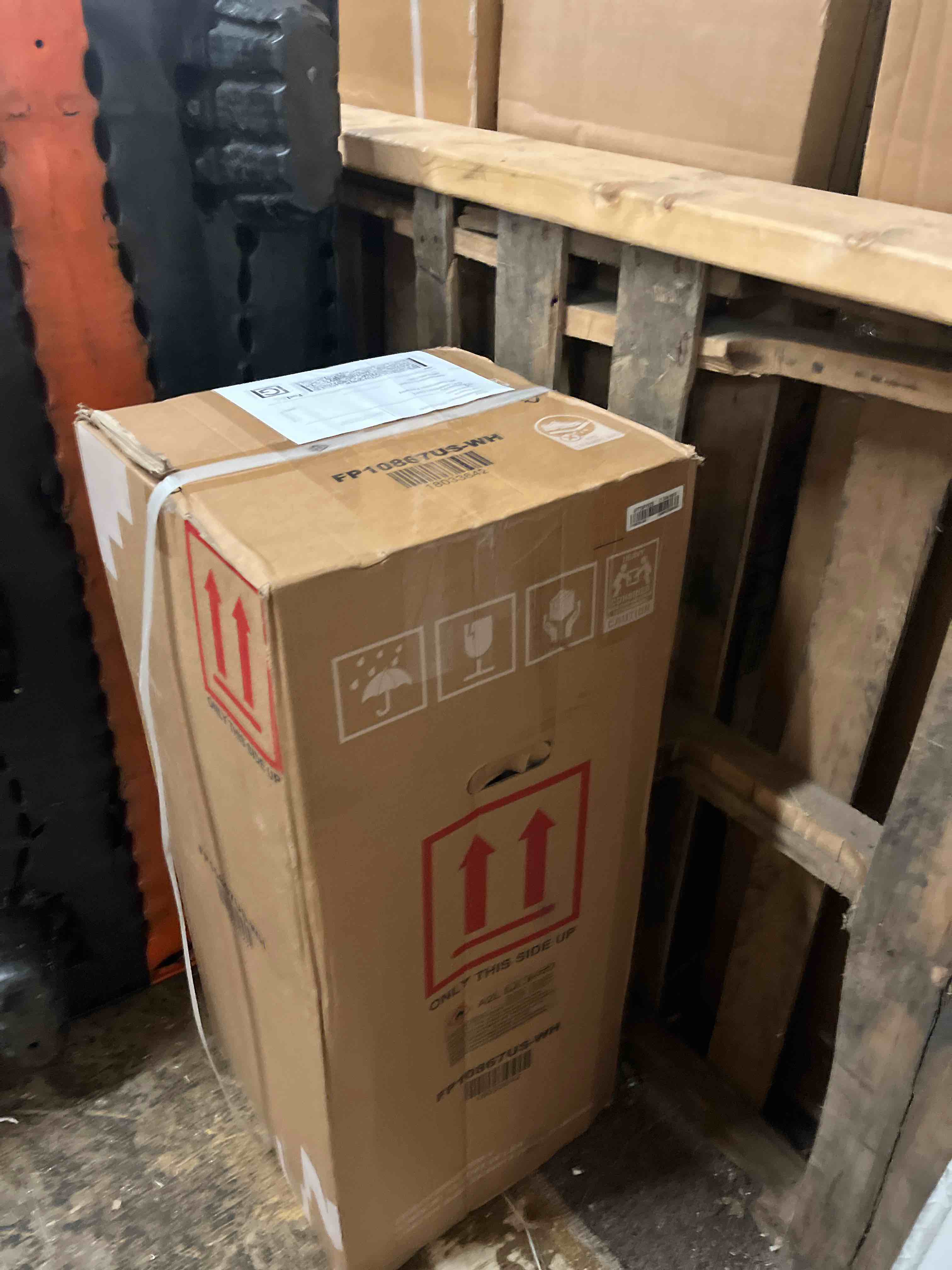 Condition photo showing New/Like New for costway 8200 btu portable air conditioner, 3-in-1 floor ac unit with fan & dehumidifier, 24h timer, sleep mode, remote control, drain hose & window installation kit, cools up to 350 sq. ft (8200 btu)