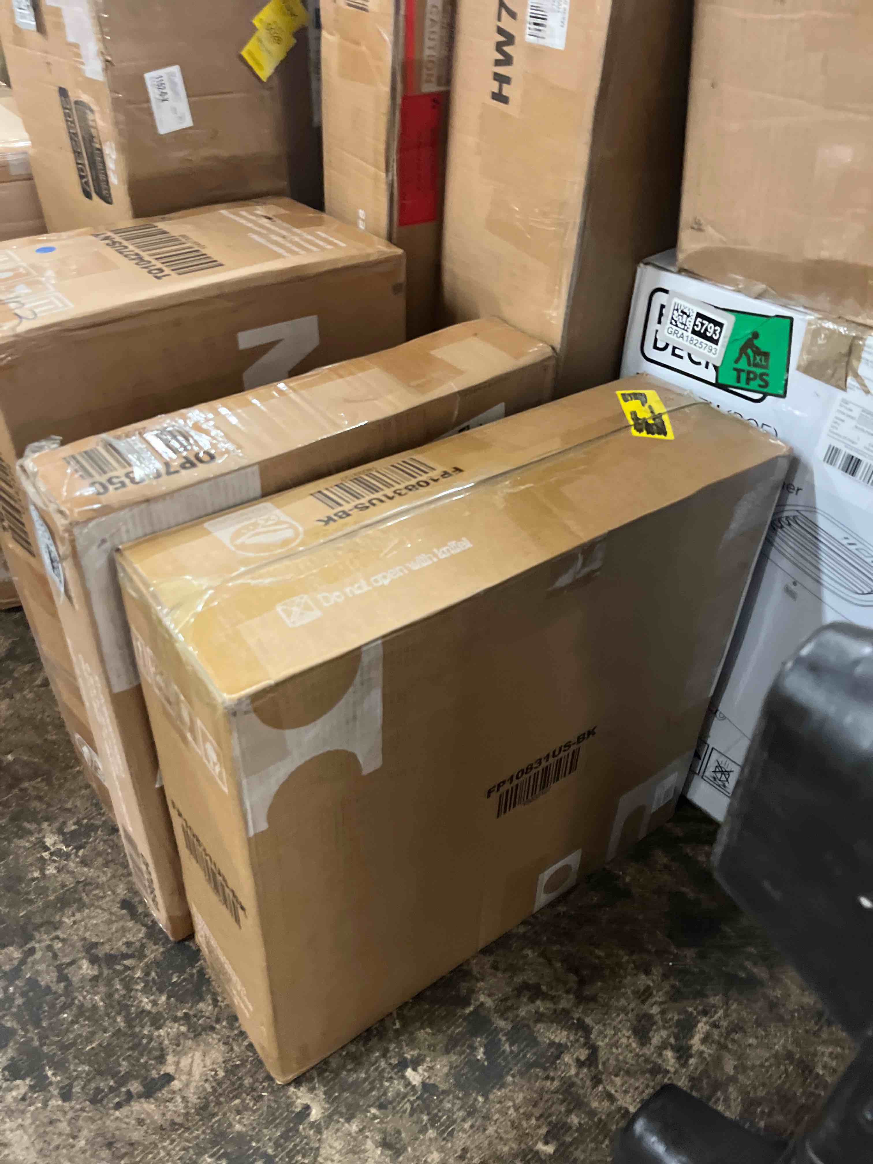 Condition photo showing New/Like New for costway 18 inch recessed fireplace heater, electric fireplace insert w/multi-color flame & crystal ember bed, remote control, 9h timer, built-in thermostat & overheat protection, 1500w