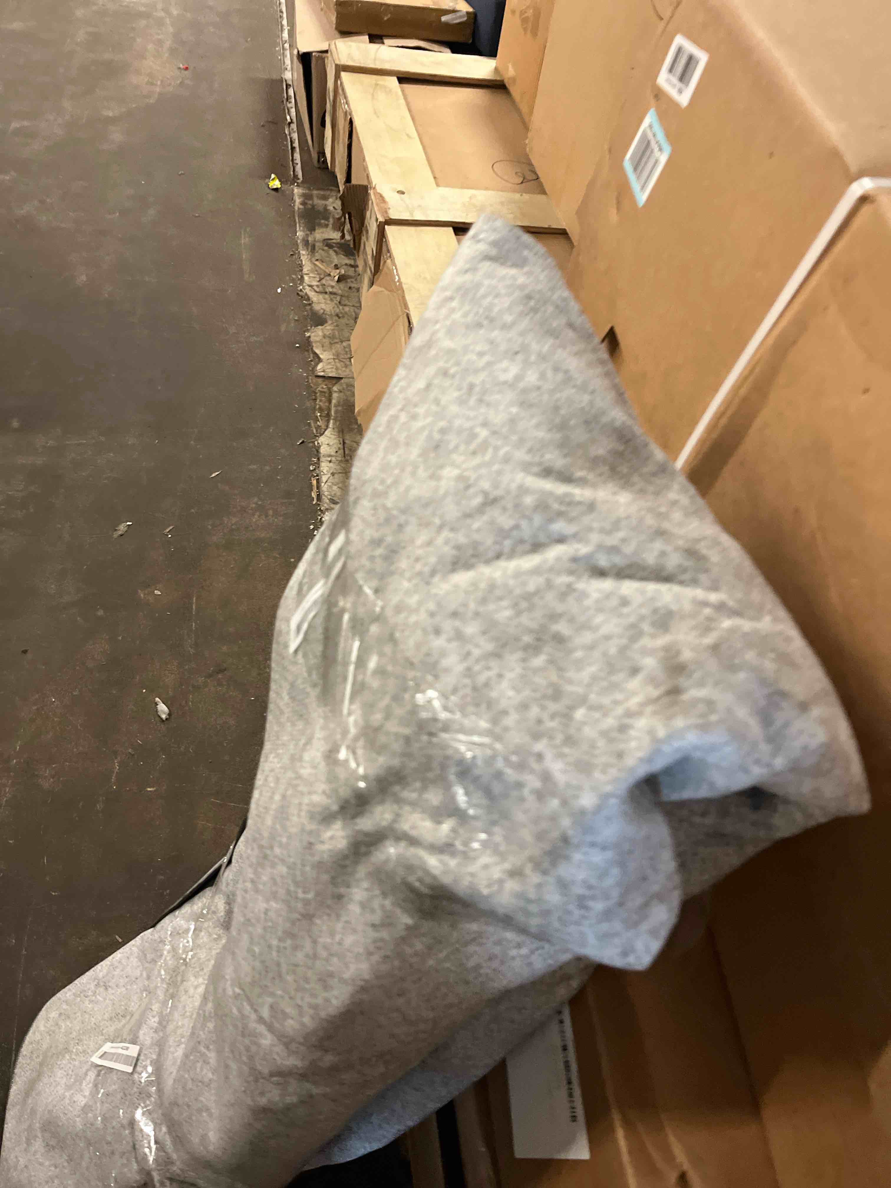 https://s3.amazonaws.com/lotting-images-prod/phillipi/GRA1825812_1787581467546.jpeg