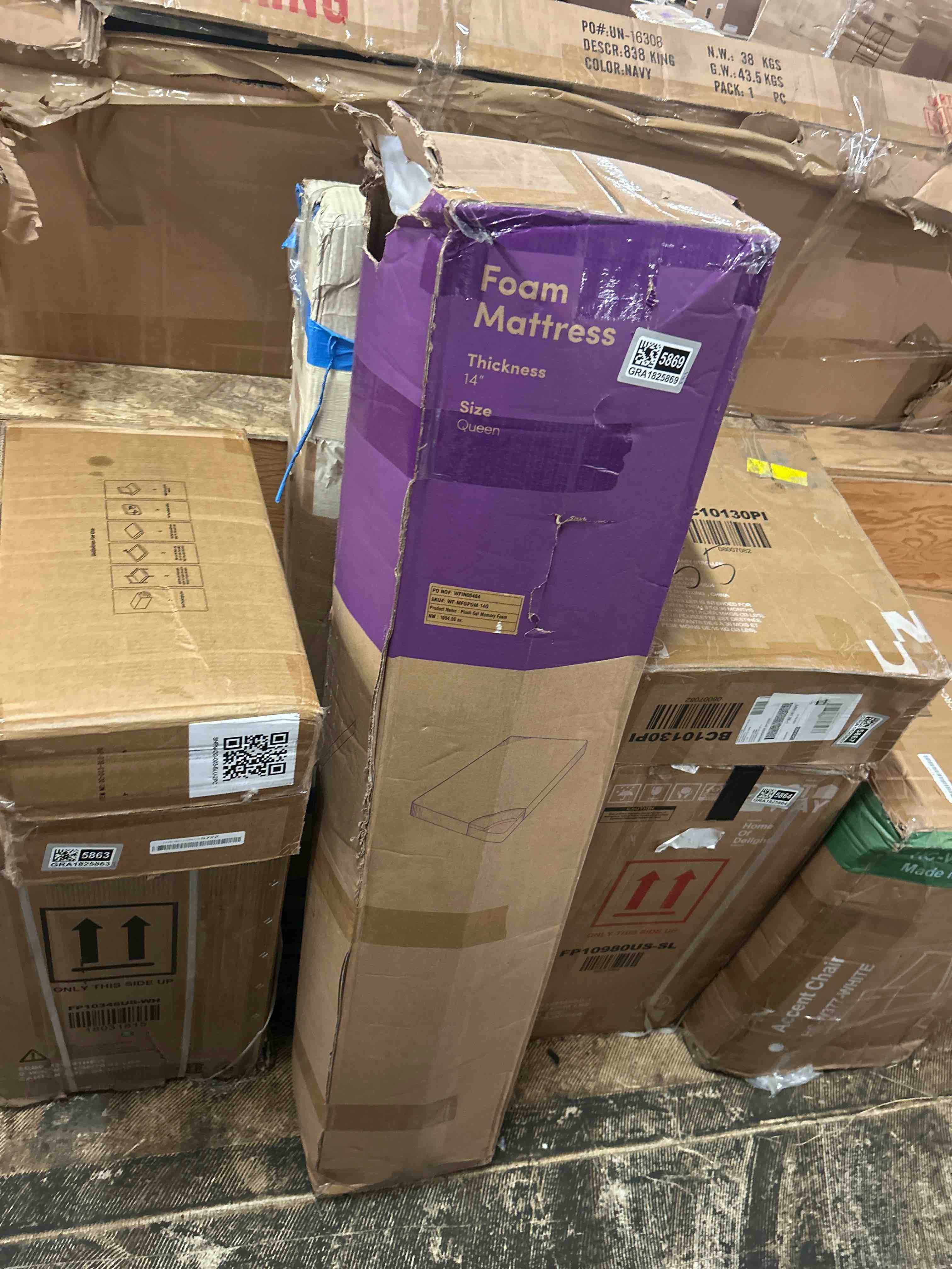 Condition photo showing New/Like New for novaform 14" comfortgrande plus gel memory foam mattress medium, queen