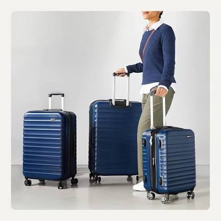 Amazon Basics 3-Piece Set (21", 26", 30"), Hardshell Suitcases With Wheels, Expandable For Up to 25% More Space, With Scratch-Resistant Surface, Four Multi-directional Wheels, Navy Blue