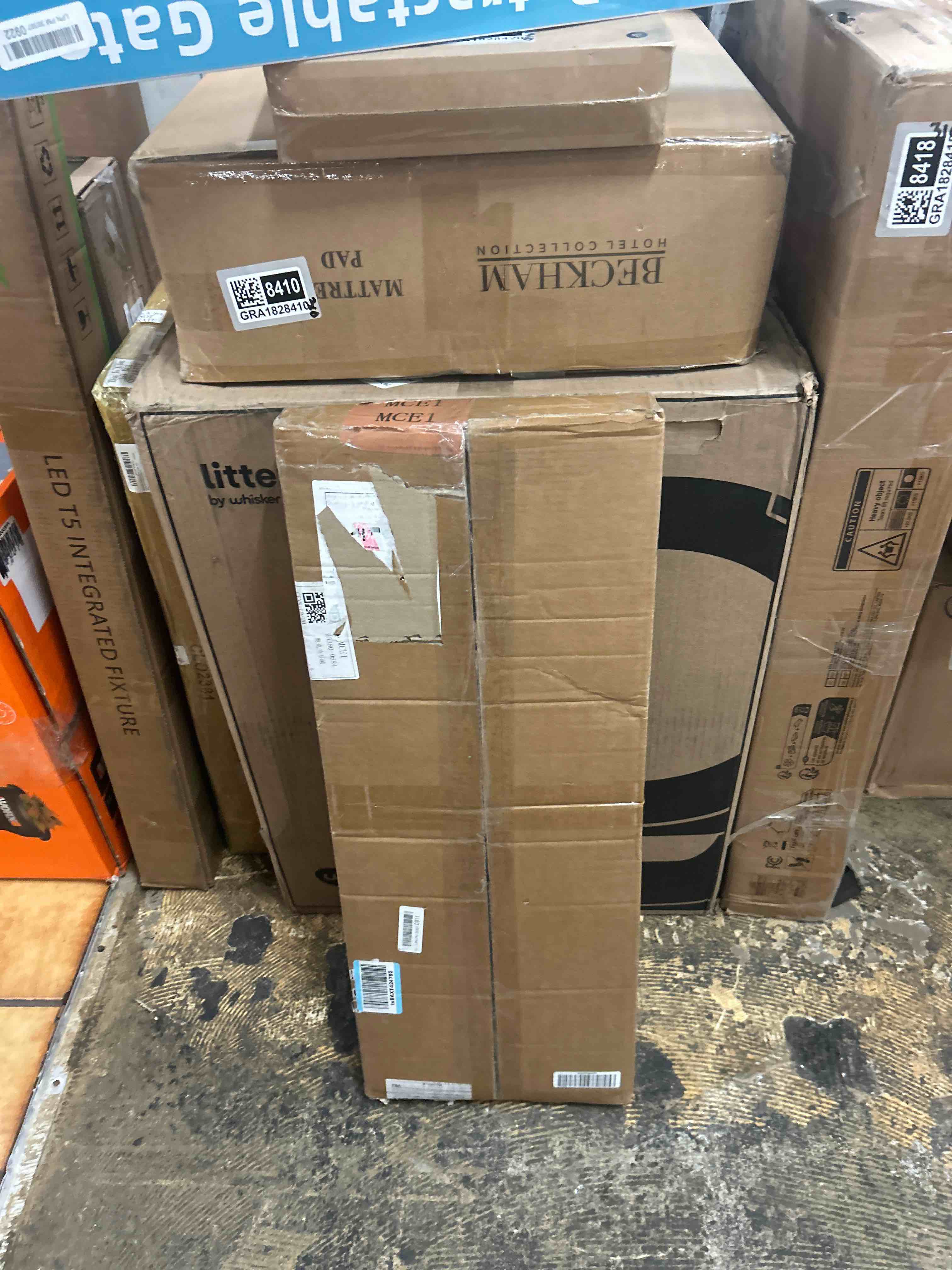 Condition photo showing New/Like New for 3 Pack Portable White Cylinder Stands for Party, 31.5", 23.6", 15.7" Height Foldable Cardboard Tall Cake Pedestal Stand Flower Floral Pillar Table Stand, cilindros para fiestas redondos blancos for Wedding Parties