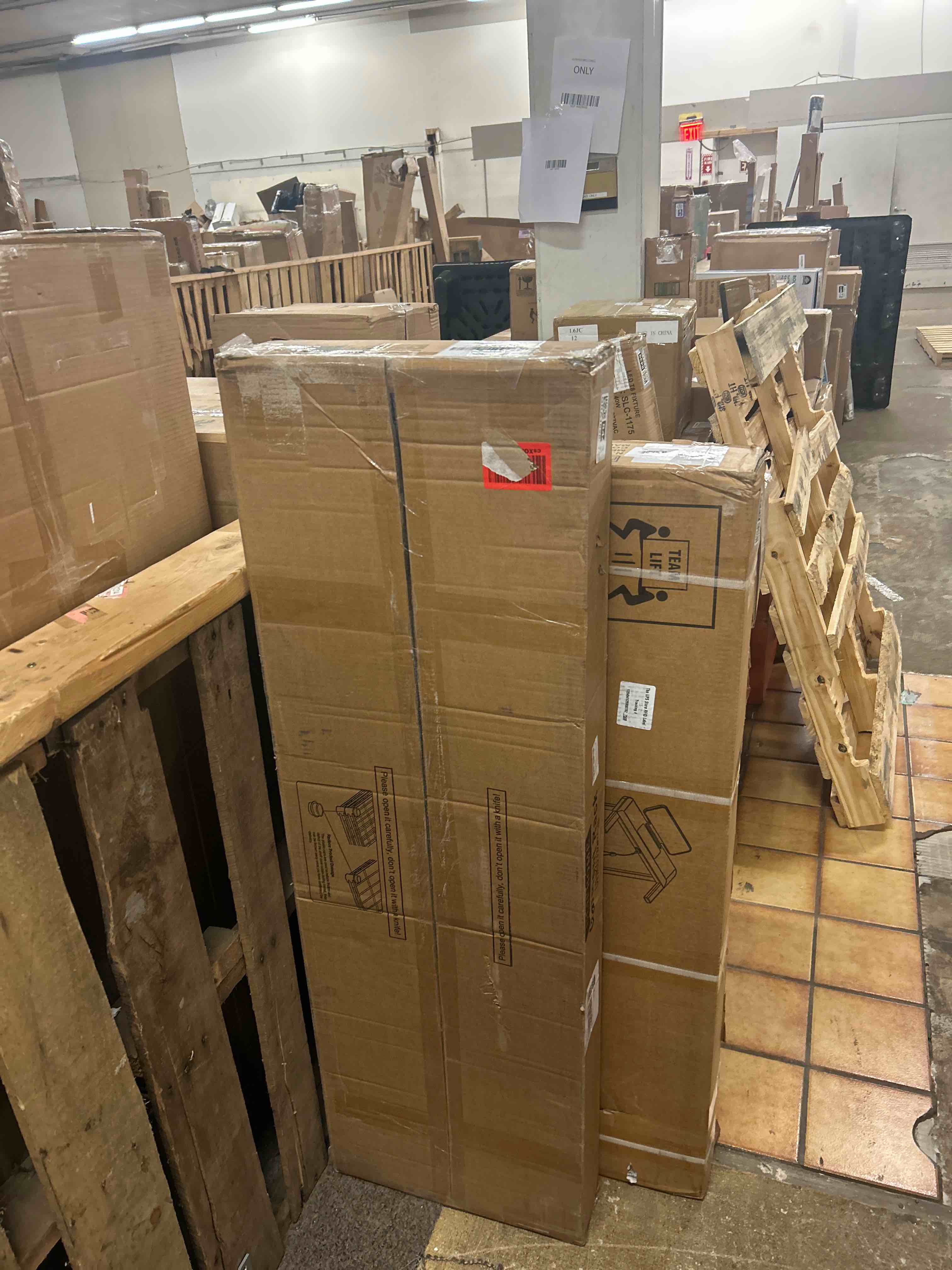 Condition photo showing New/Like New for P8C Heavy Duty Clothes Rack With Extended Width design Rolling Clothing Racks for Hanging Clothes with Lockable Wheels 51.2"W x 15.8"D x 80.5"H Max Load 700LBS Black Rack with Black Cover