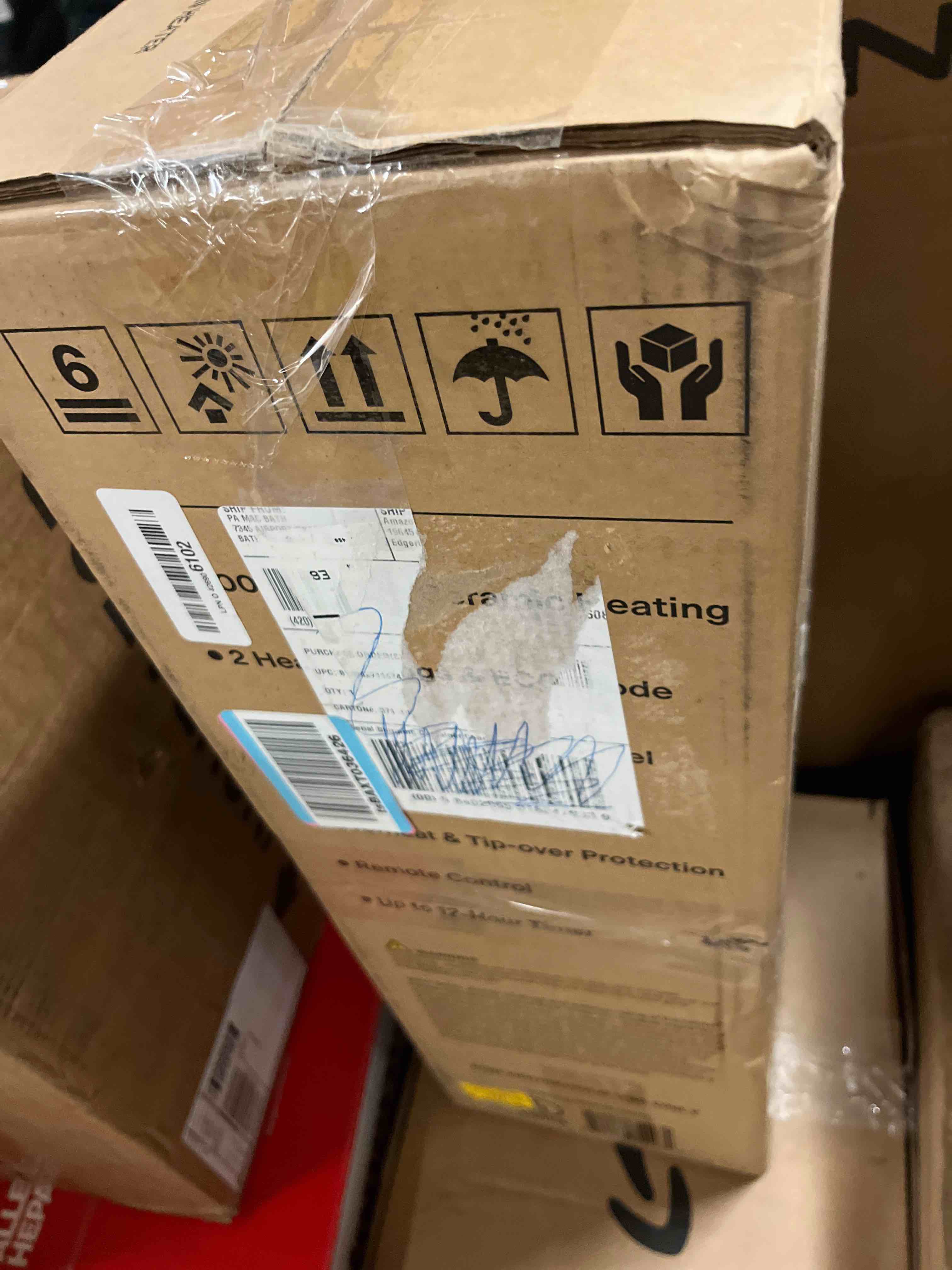 Condition photo showing New/Like New for PELONIS 23 Inch Indoor Ceramic Space Heater with Oscillation  1500 W  Black