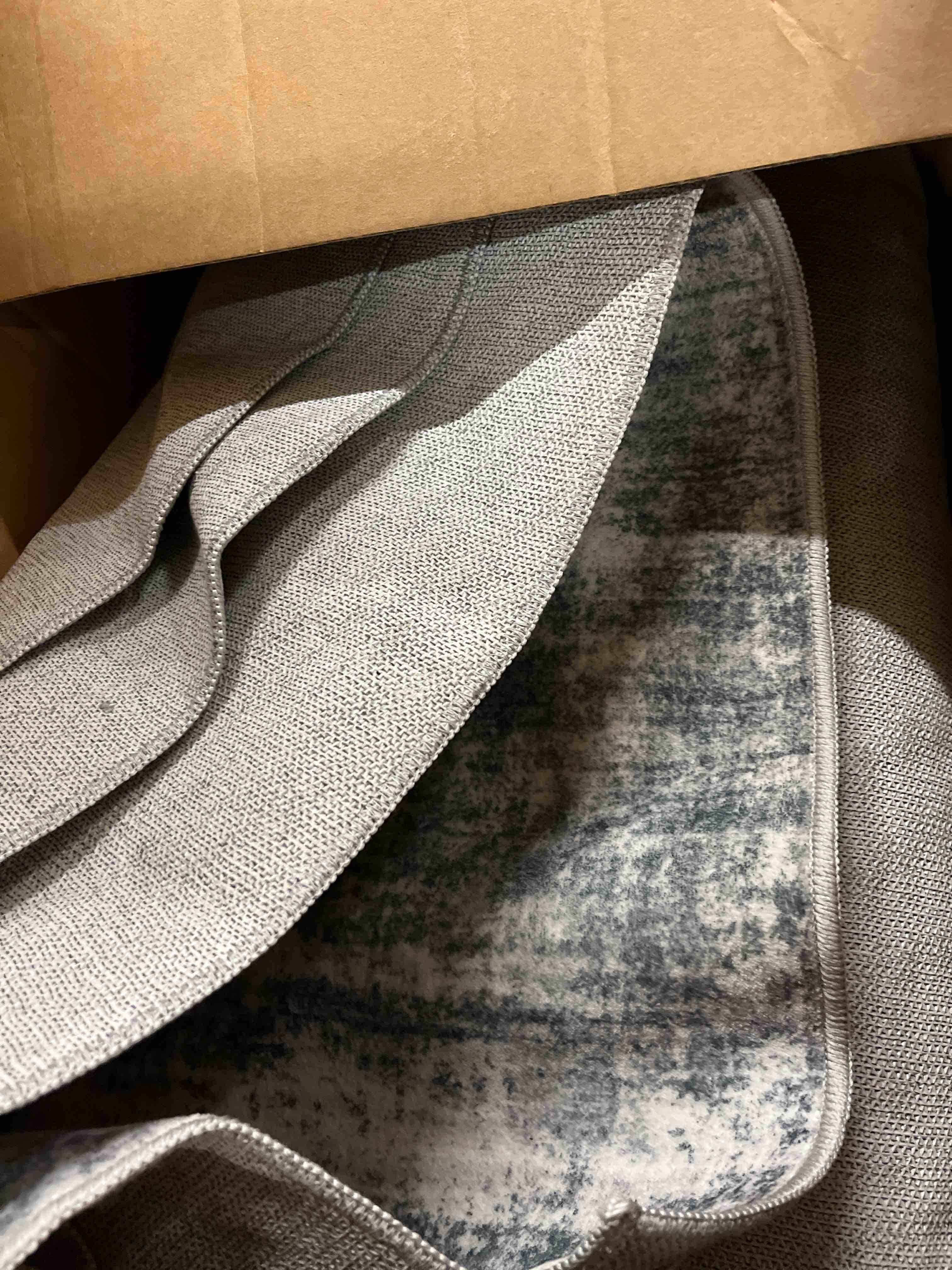 Condition photo showing Good Condition for Area Rug Living Room Rugs - 9x12 feet Large Soft Indoor Neutral Modern Abstract Low Pile Washable Rug Carpet for Bedroom Dining Room Farmhouse Home Office - Grey