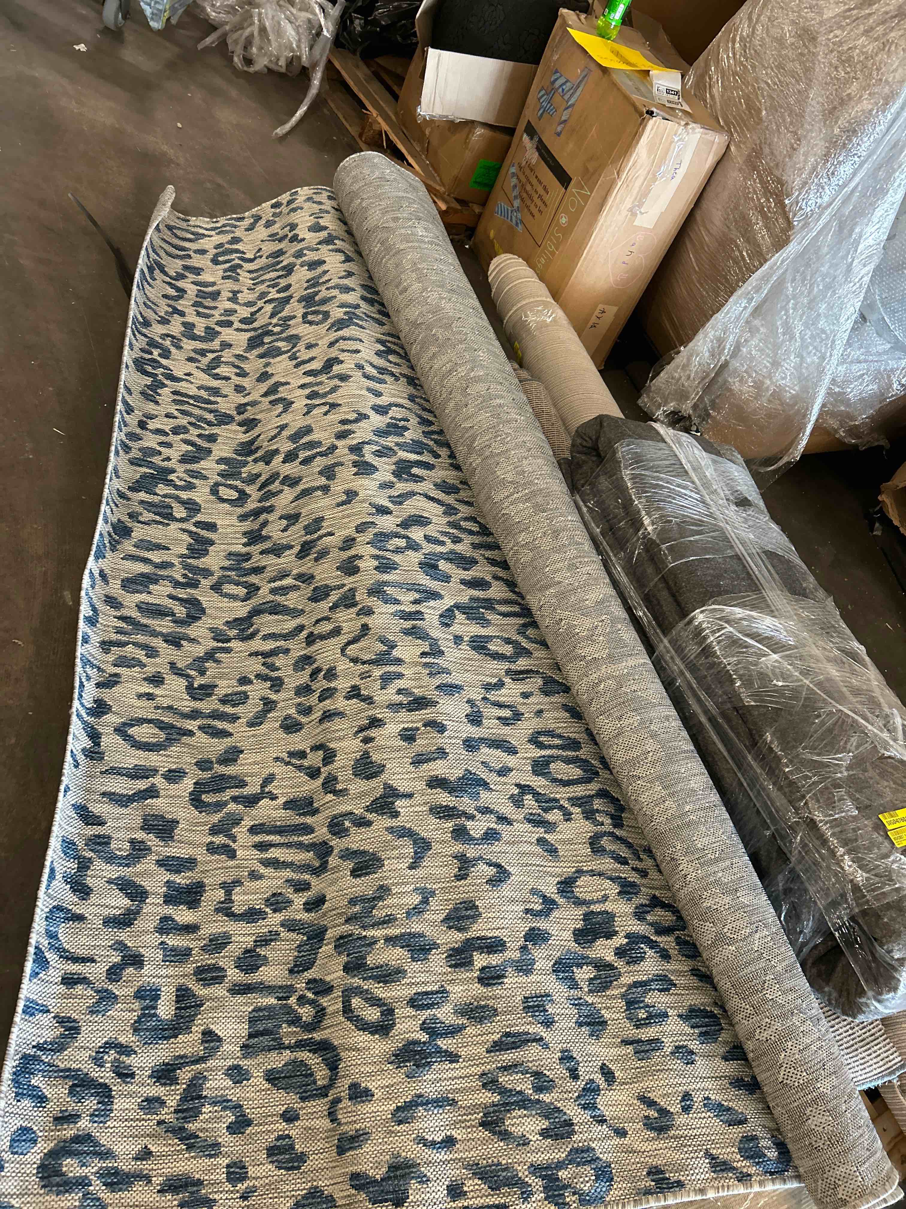 Condition photo showing New/Like New for  Livabliss Eagean Modern Area Rug, 8'10" x 12', Bright Blue/Ivory (9' x 12')