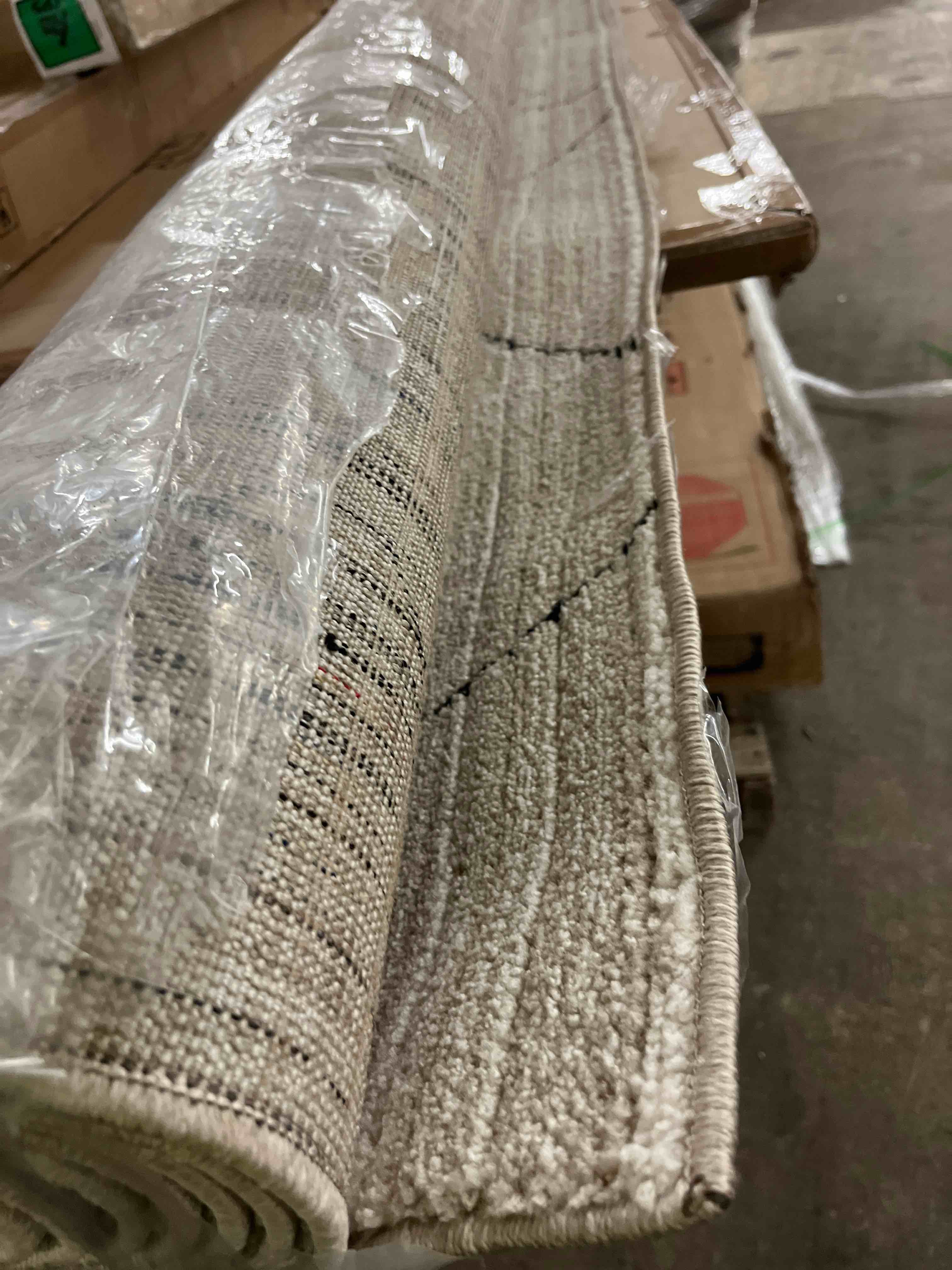 Condition photo showing New/Like New for Loloi II Darby Sand / Charcoal 6 -7  x 9 -3  inches Area Rug