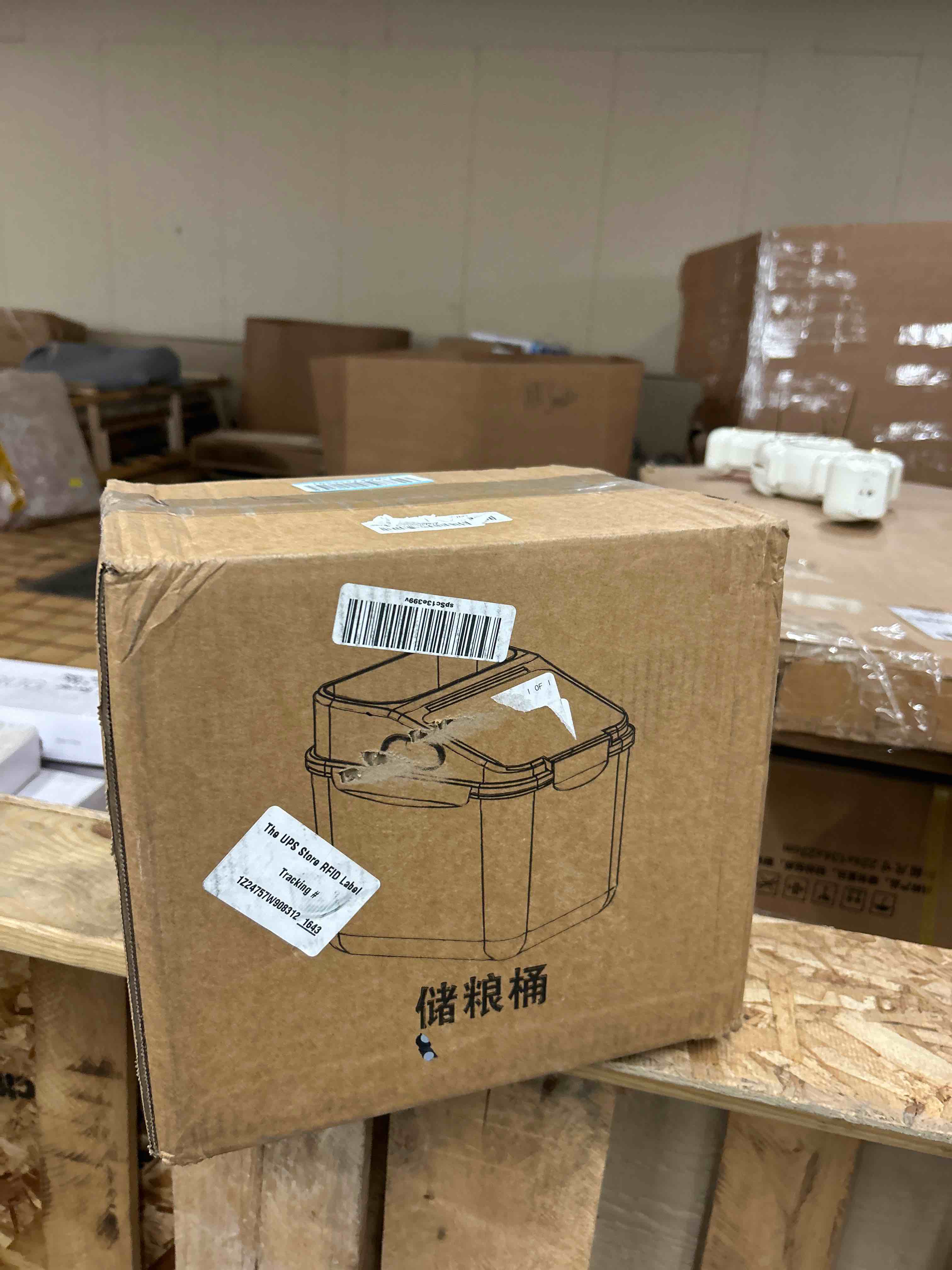 Condition photo showing New/Like New for Fhiny 11LB Dog Food Storage Container, Airtight Pet Treat Bin Translucent Dry Food Grain Storage Barrels Sealed Bucket Moisture-Proof Plastic Cat Puppy Food Bin with Seal Locking Lid Keep Fresh