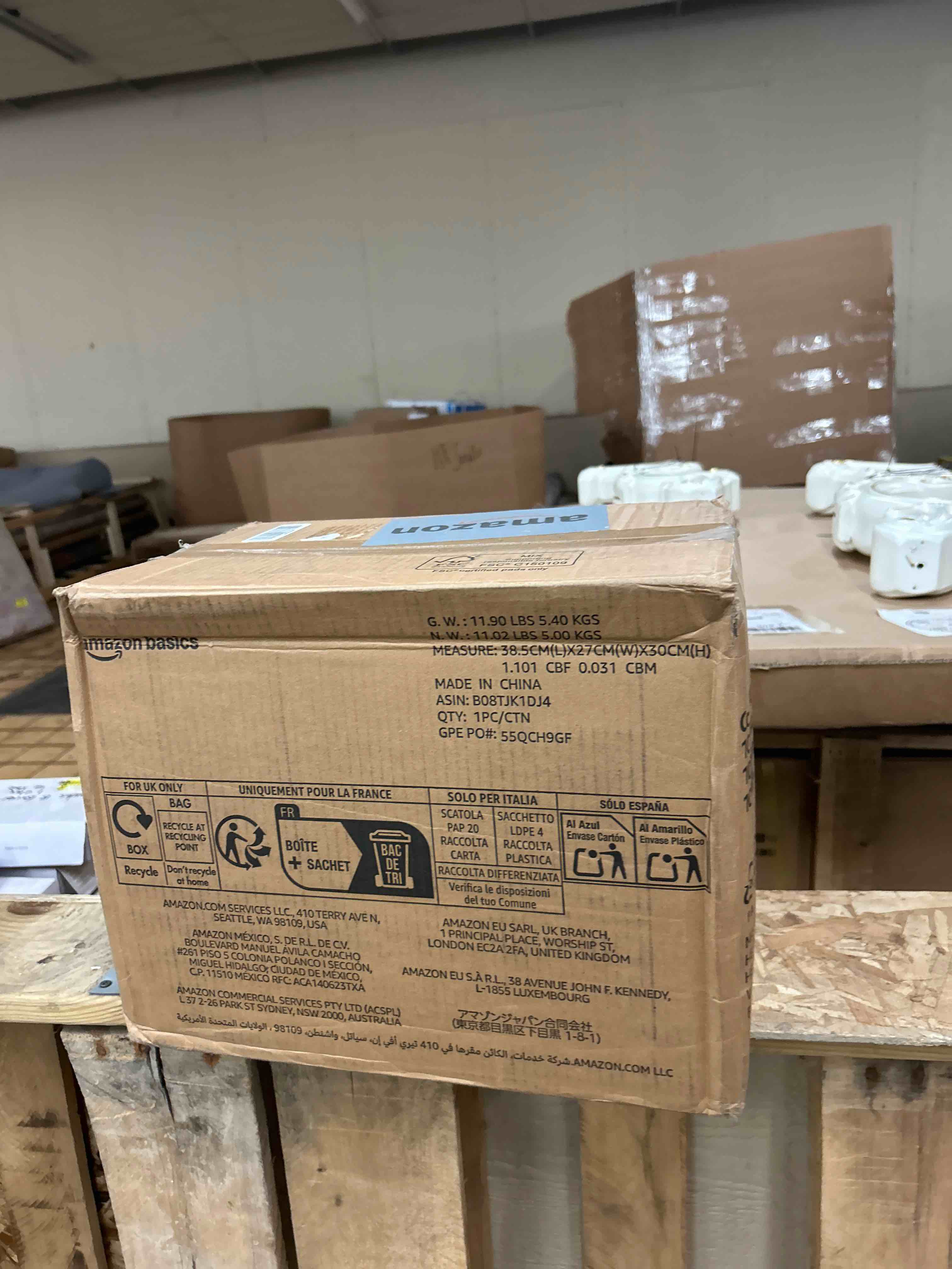 Condition photo showing New/Like New for Amazon Basics Cat Pee Pads, Super Absorbent, Odor Control with Fresh Scent, Universal Fit for Litter Box, Multi Cat, Disposable, White/Purple, 100 Count