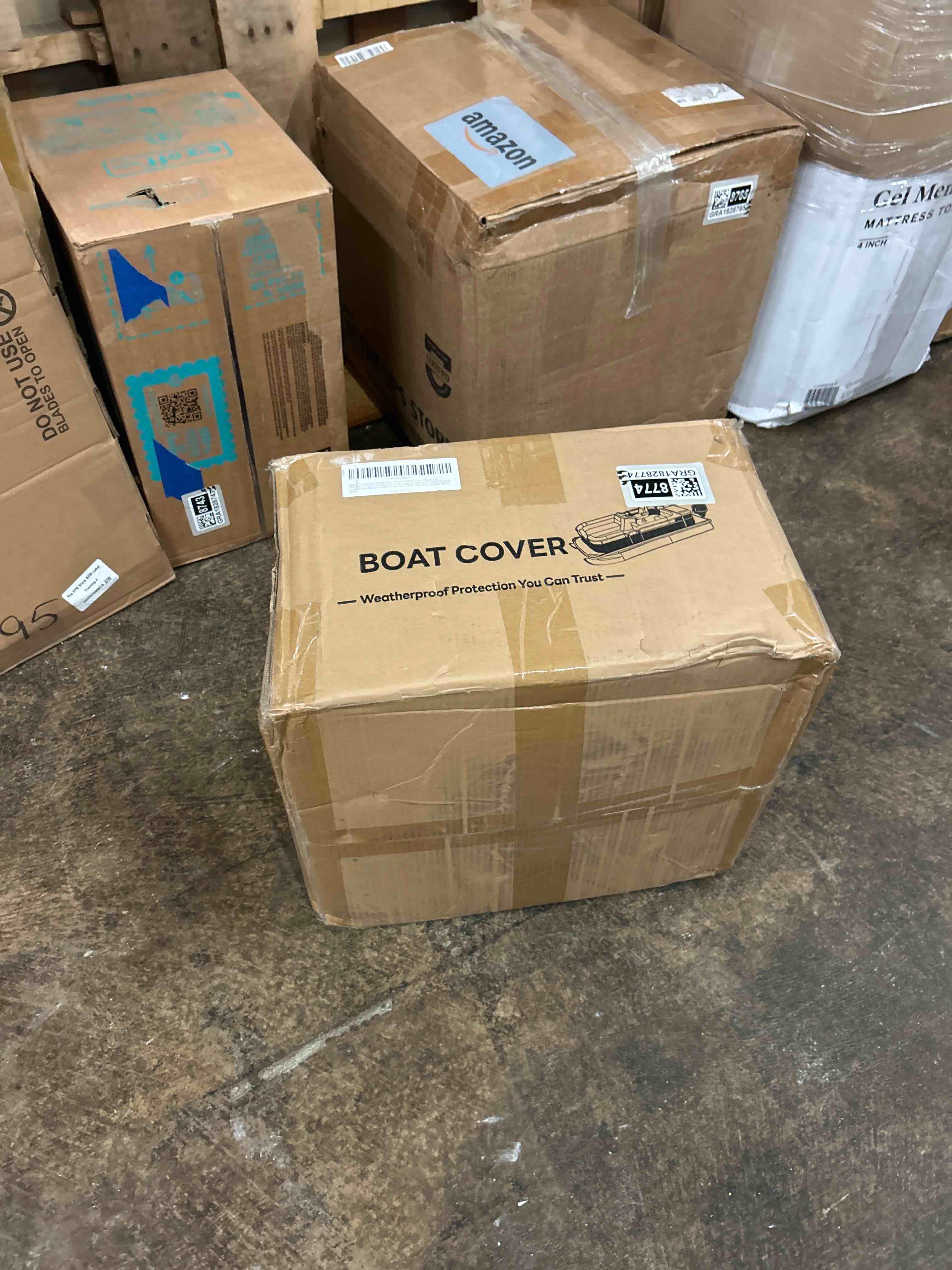Condition photo showing New/Like New for 20-22ft Boat Cover, 600D Oxford Anti-UV & Waterproof Boat Cover for V-Hull, Tri-Hull, Runabout, Fishing Boat with 12 Tie-Down Straps, Storage Bag, Black