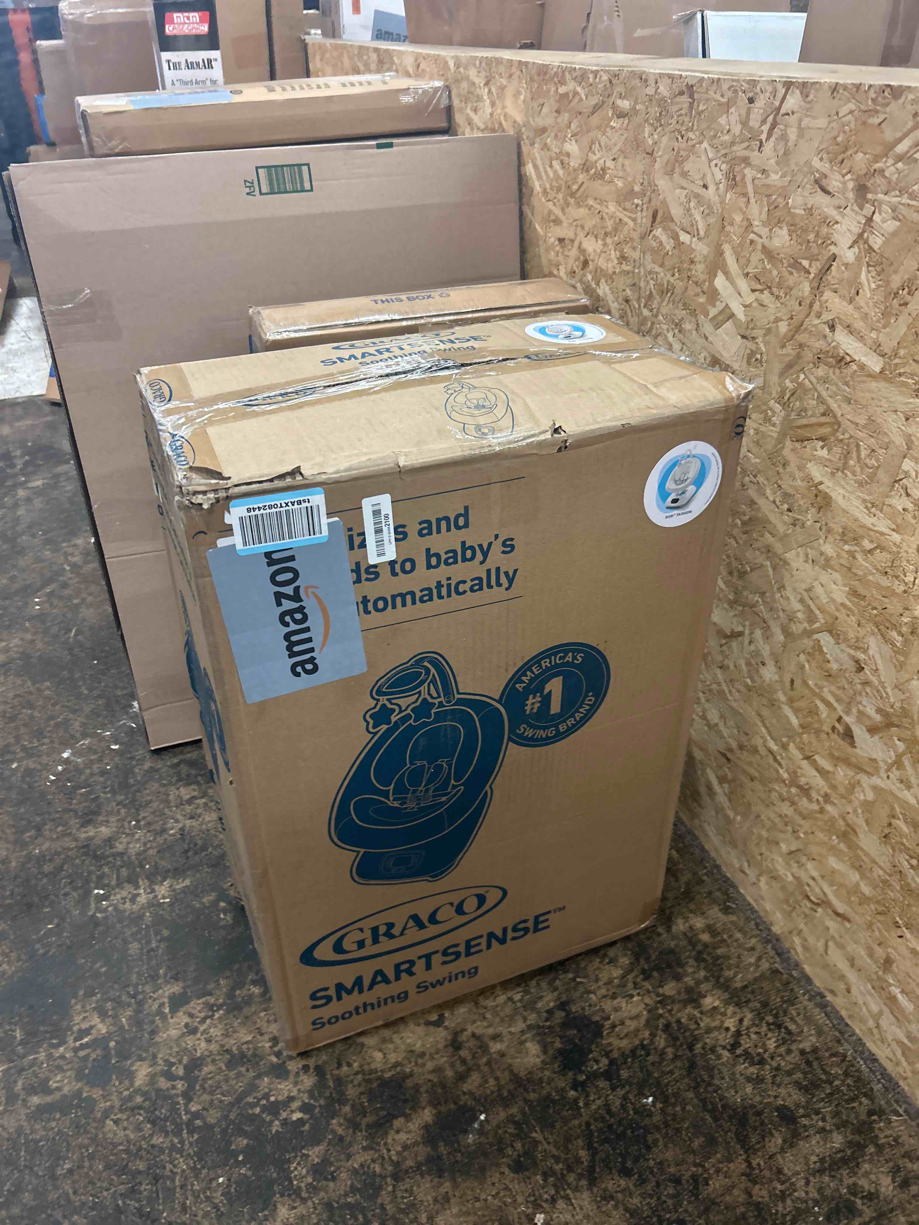 Condition photo showing New/Like New for Graco SmartSense Soothing Baby Swing - Smart Newborn Swing Detects and Automatically Responds to Baby's Cries - for Newborn Babies to 6 Months