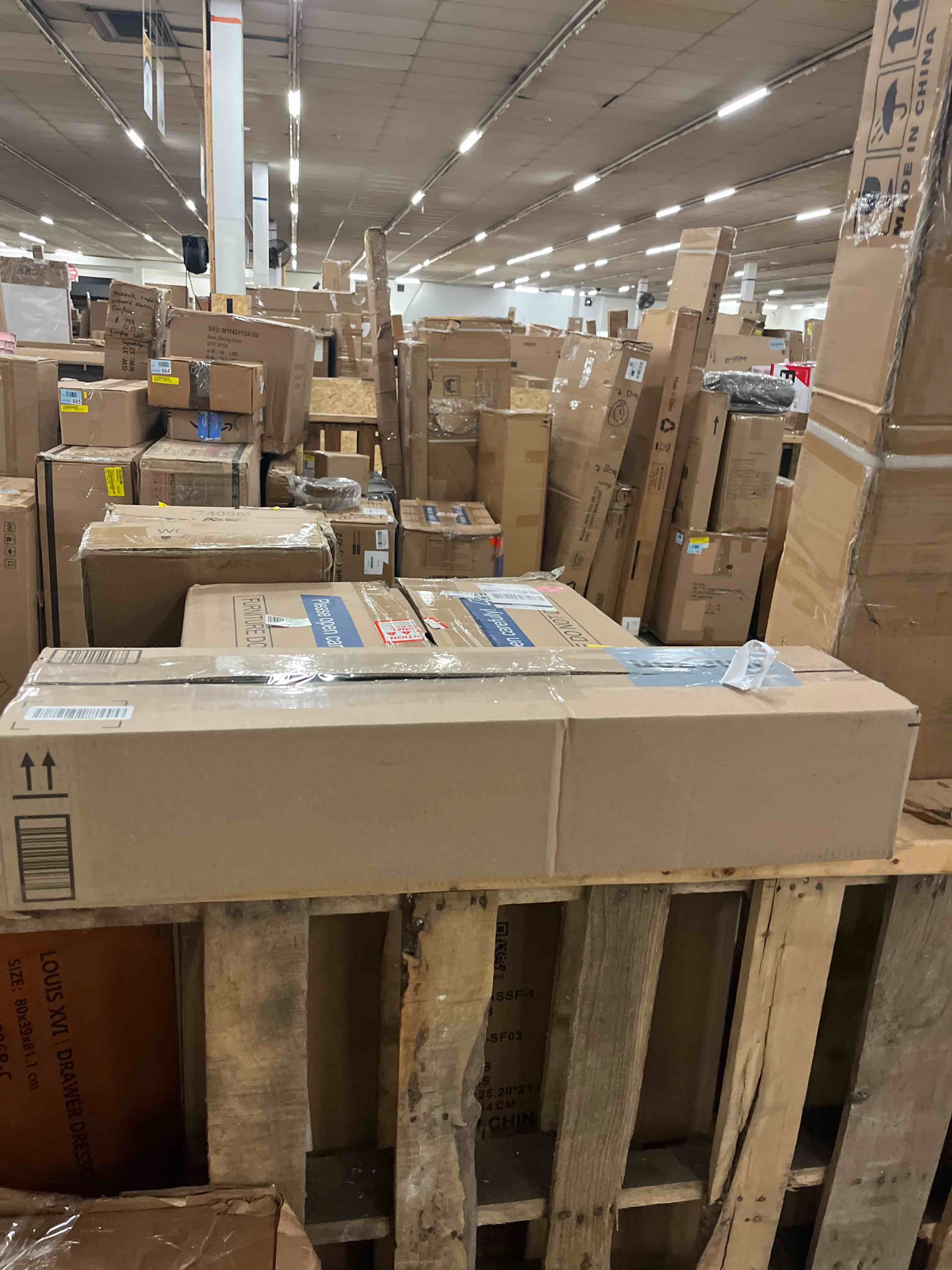 Condition photo showing Good Condition for VELIMAX Frosted Black Lattice Window Film Static Cling Window Privacy Films Decorative Glass Vinyl Film for Windows Removable Sun Blocking Anti-UV 35.4x78.7 inches