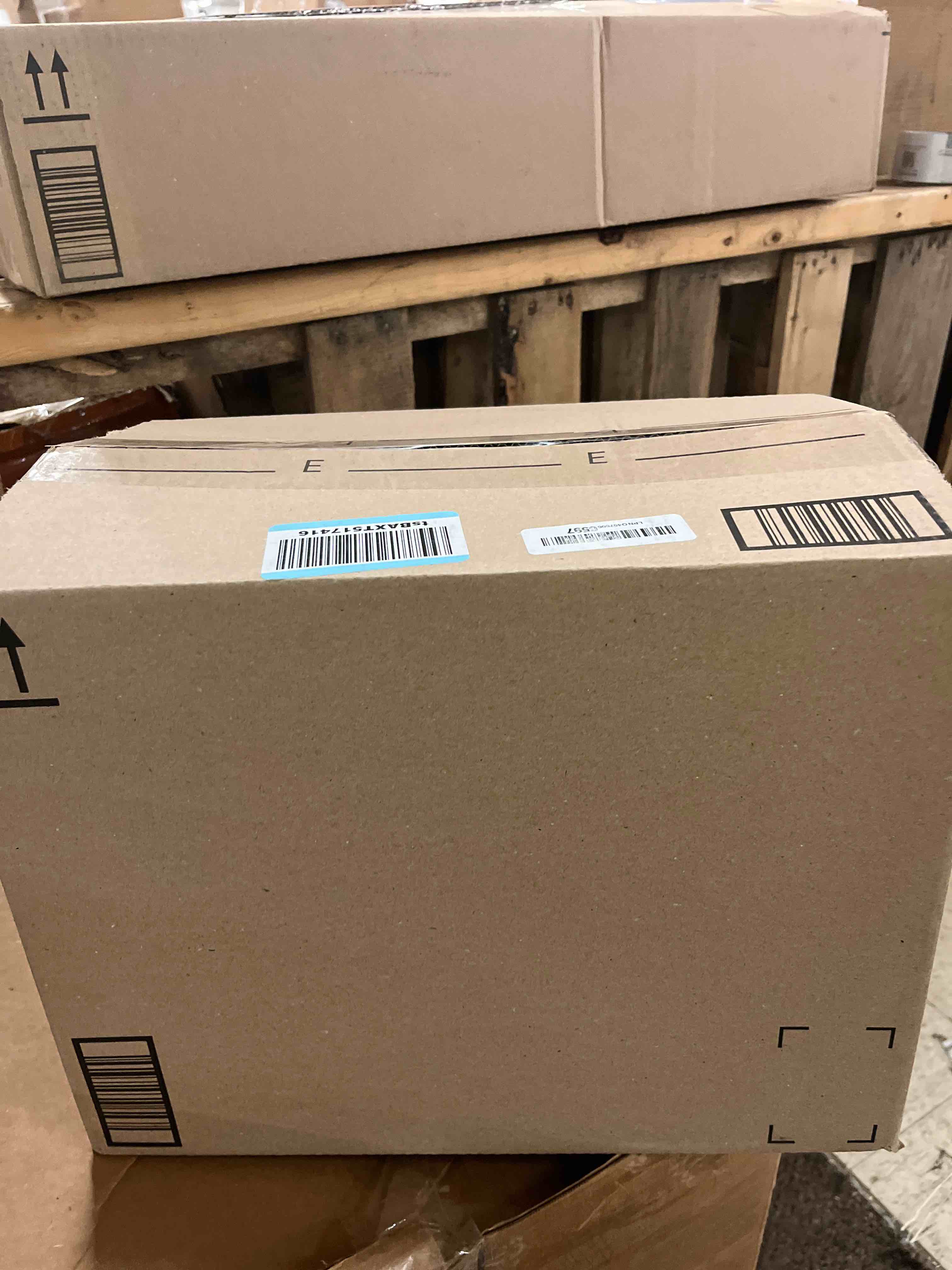 Condition photo showing New/Like New for Artbin Super Semi-Satchel Craft Storage Box  15  x 8  x 6   Clear