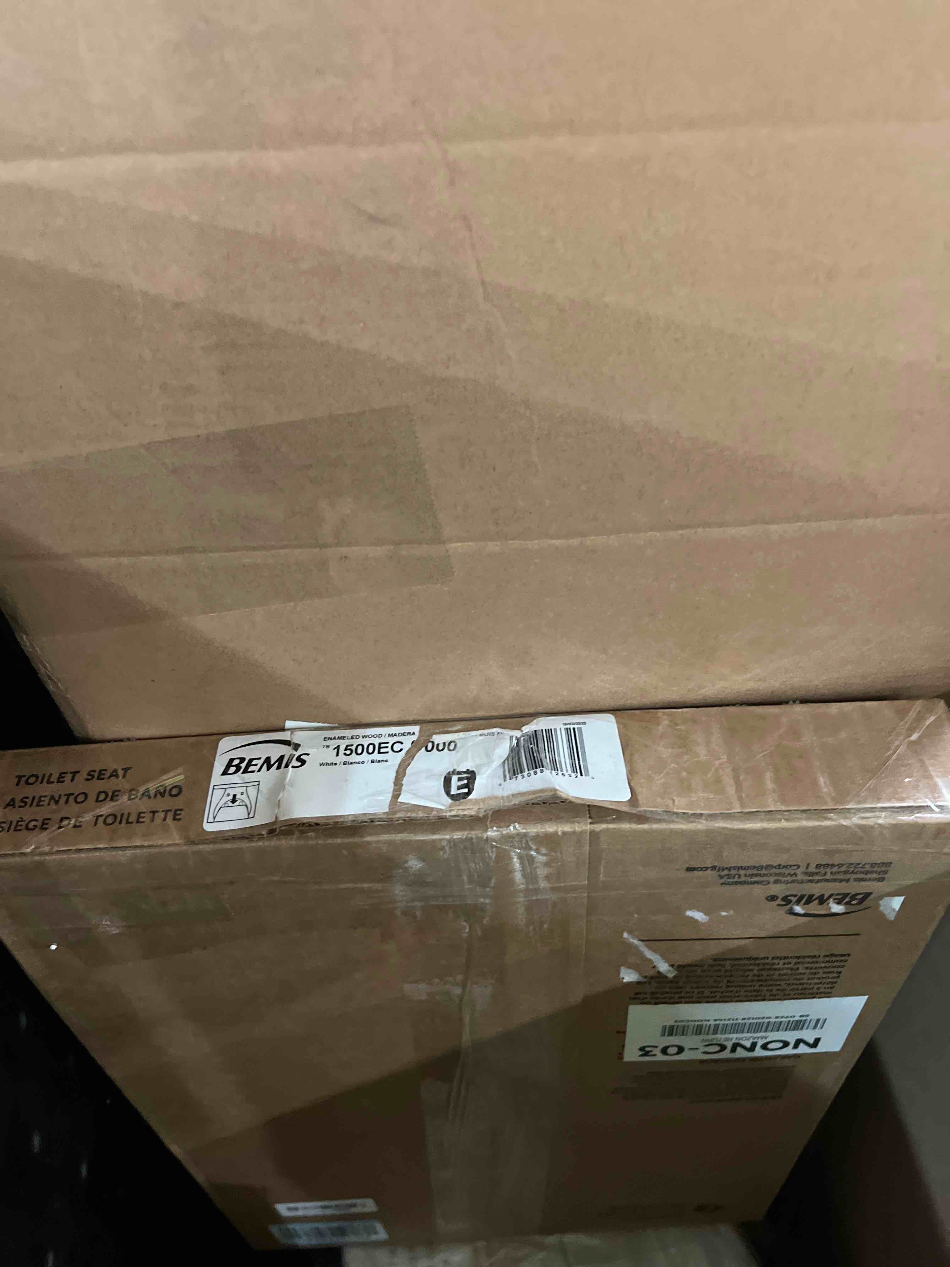 Condition photo showing New/Like New for Bemis Residential Molded Wood Toilet Seats White