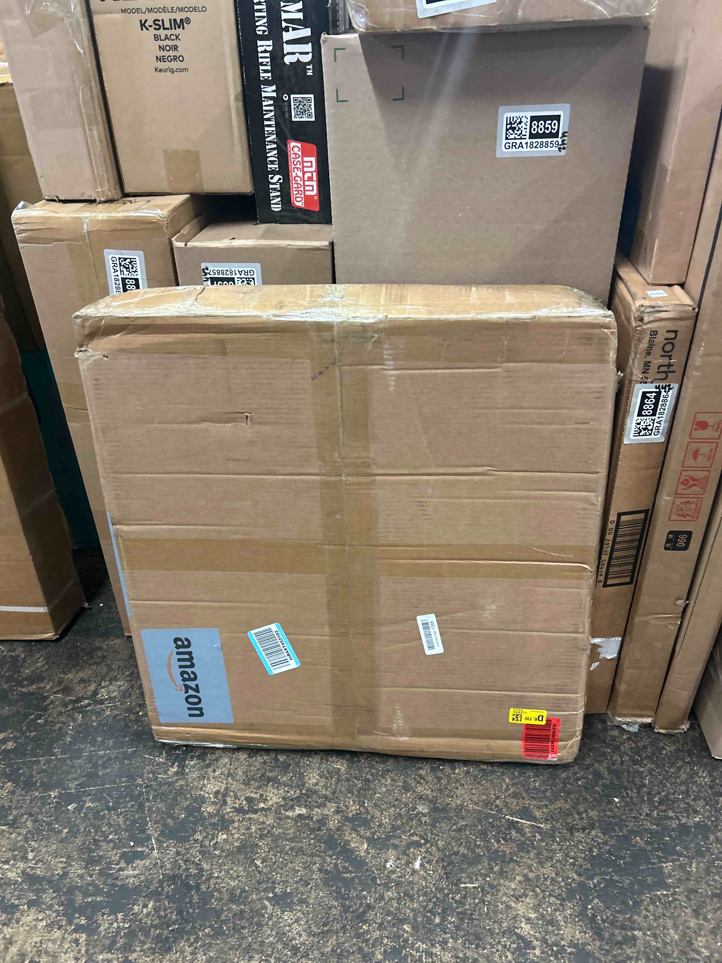 Condition photo showing New/Like New for 24"x24" Stainless Steel Quarter Fender Set Mud Flap Hangers with Single Bolt Mounting Brackets fit for Semi Truck, 2PCS