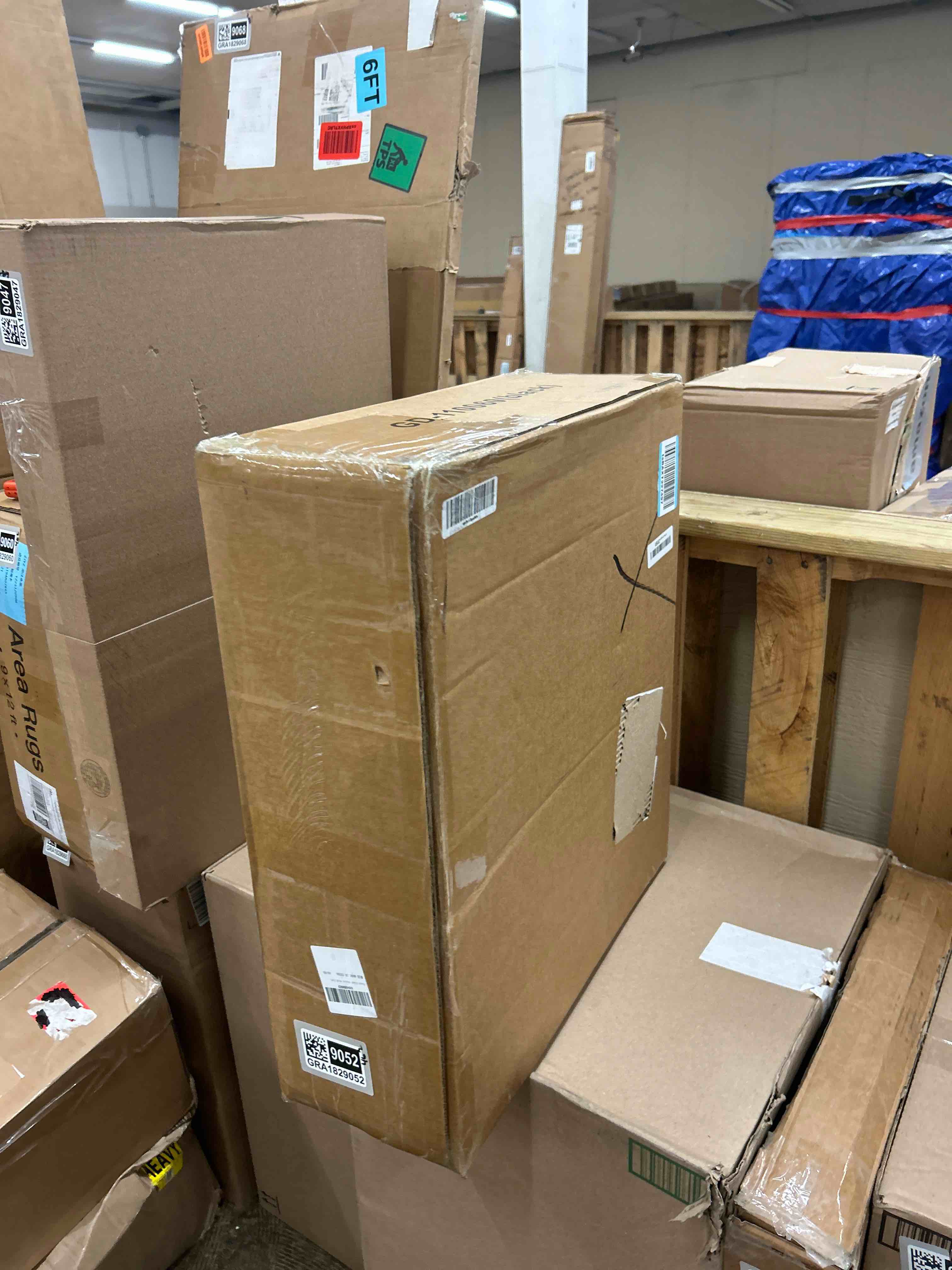 Condition photo showing New/Like New for Couch Stand Assist with Soft & Wide Handle and Cup Holder, Height and Width Adjustable Chair Assist for Elderly Chair Sofa Lift Assis Devices for Seniors, Patients and Disabilities, Loading 450 lbs