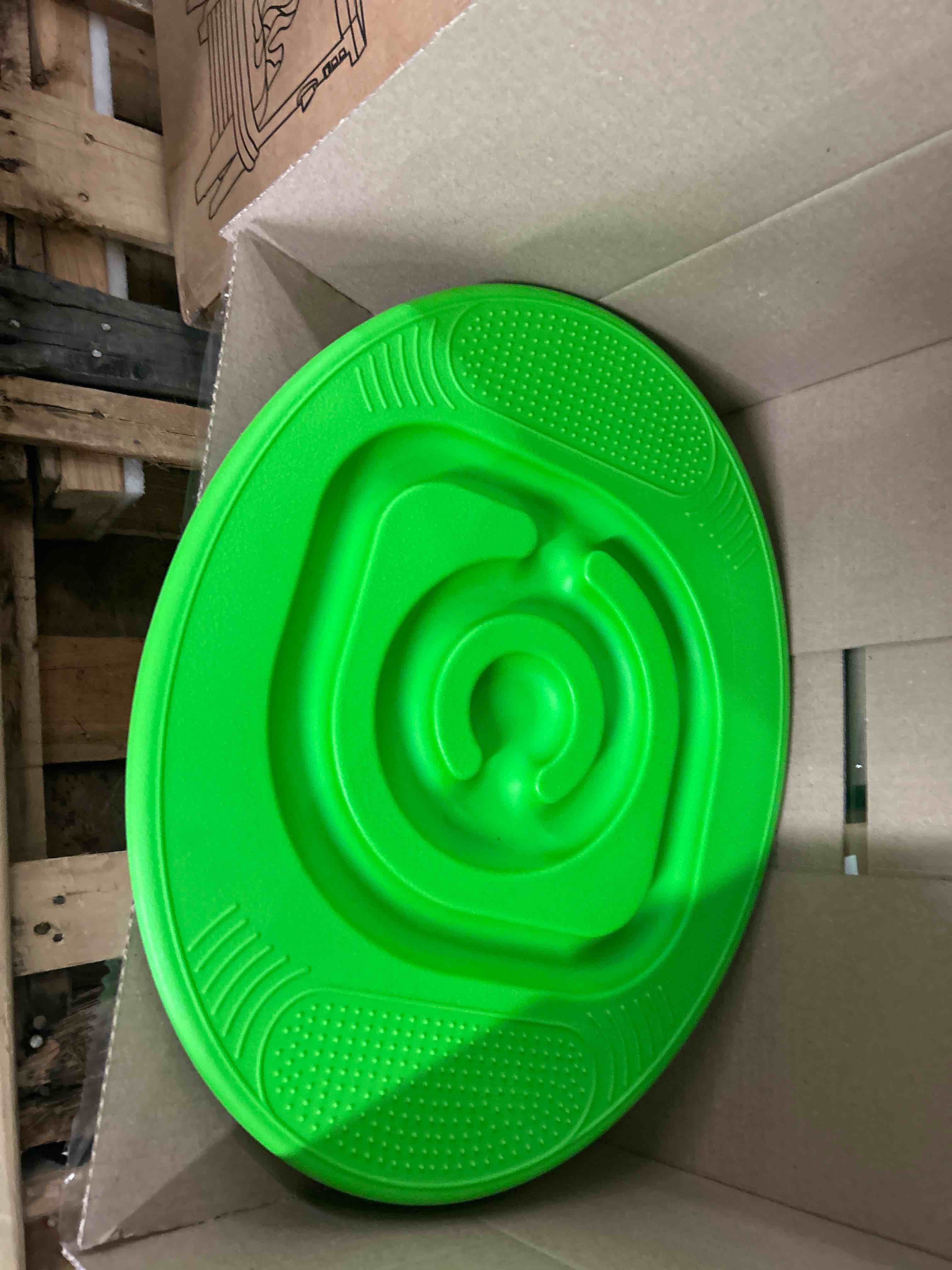Condition photo showing New/Like New for Kids Maze Balance Board Plastic Wobble Rocker Balance Board with Mini Balls Load 170lb for Balancing Exercise Equipment Game Boys Girls Physical Therapy 18.5 x 14.57 Inch(Green,Round)