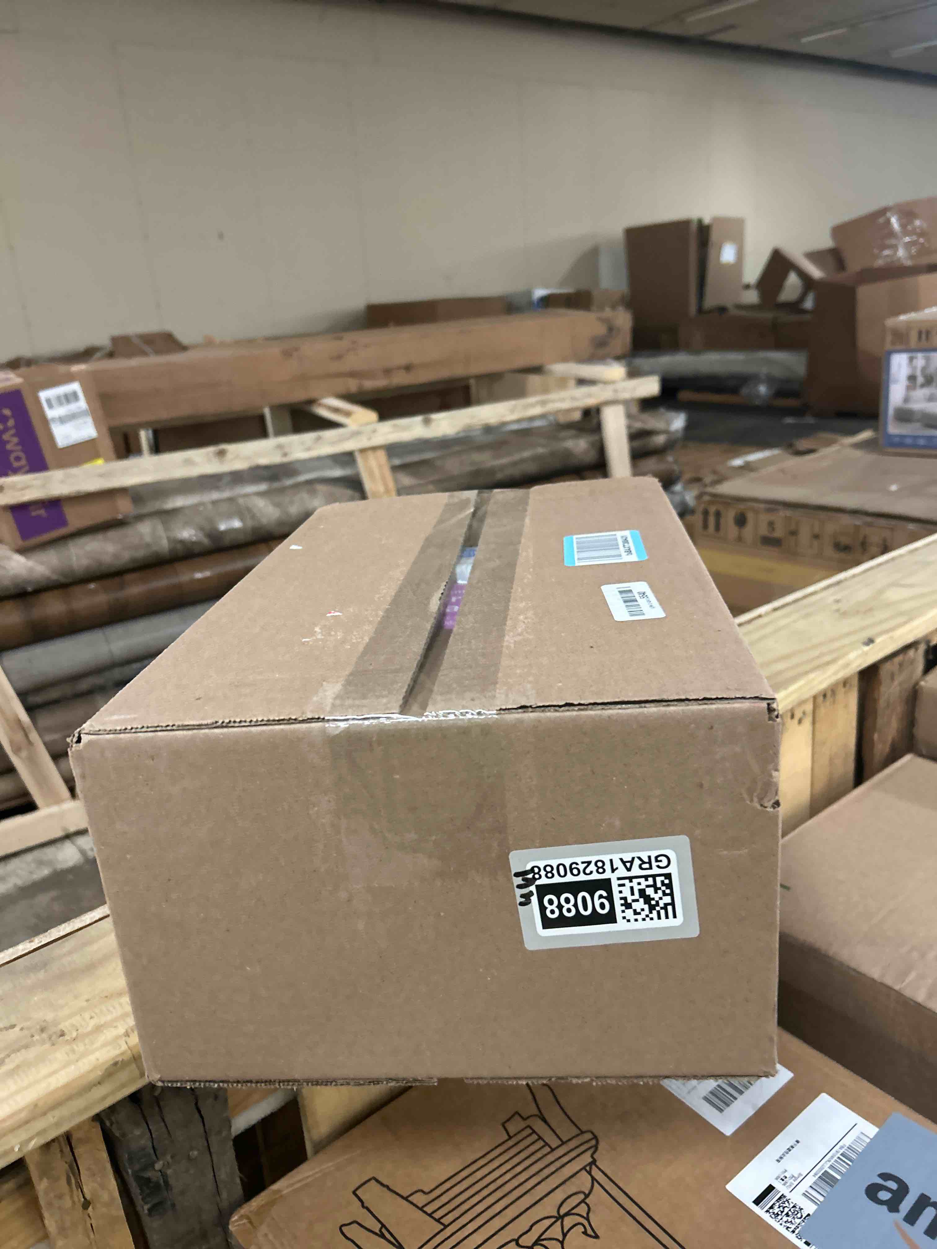 Condition photo showing New/Like New for Amazon Basics Incontinence, Bladder Control Pads for Women, Moderate Absorbency, Long Length, 108 Count, 2 Packs of 54 (Previously Solimo) (B098VCCJZL)