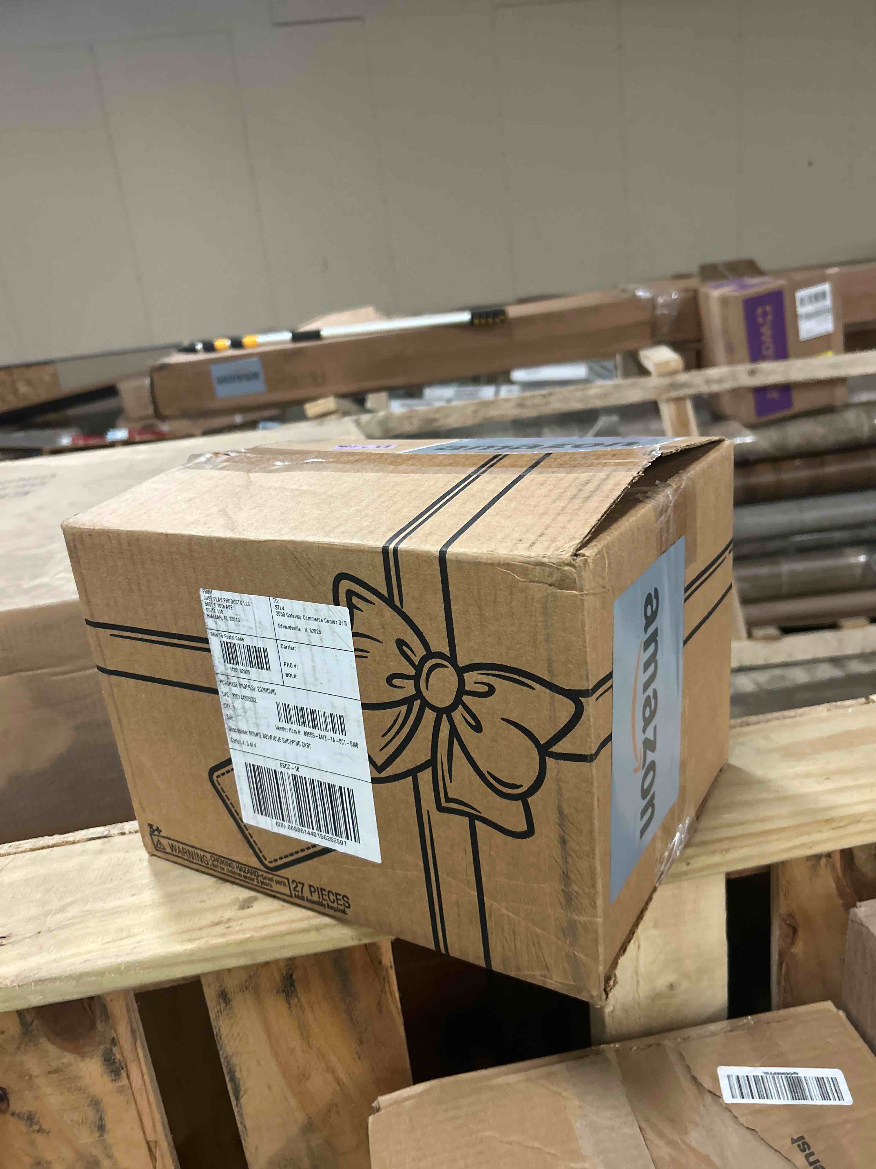 Condition photo showing New/Like New for Minnie's Happy Helpers Bowtique Shopping Cart, Officially Licensed Kids Toys for Ages 3 Up by Just Play