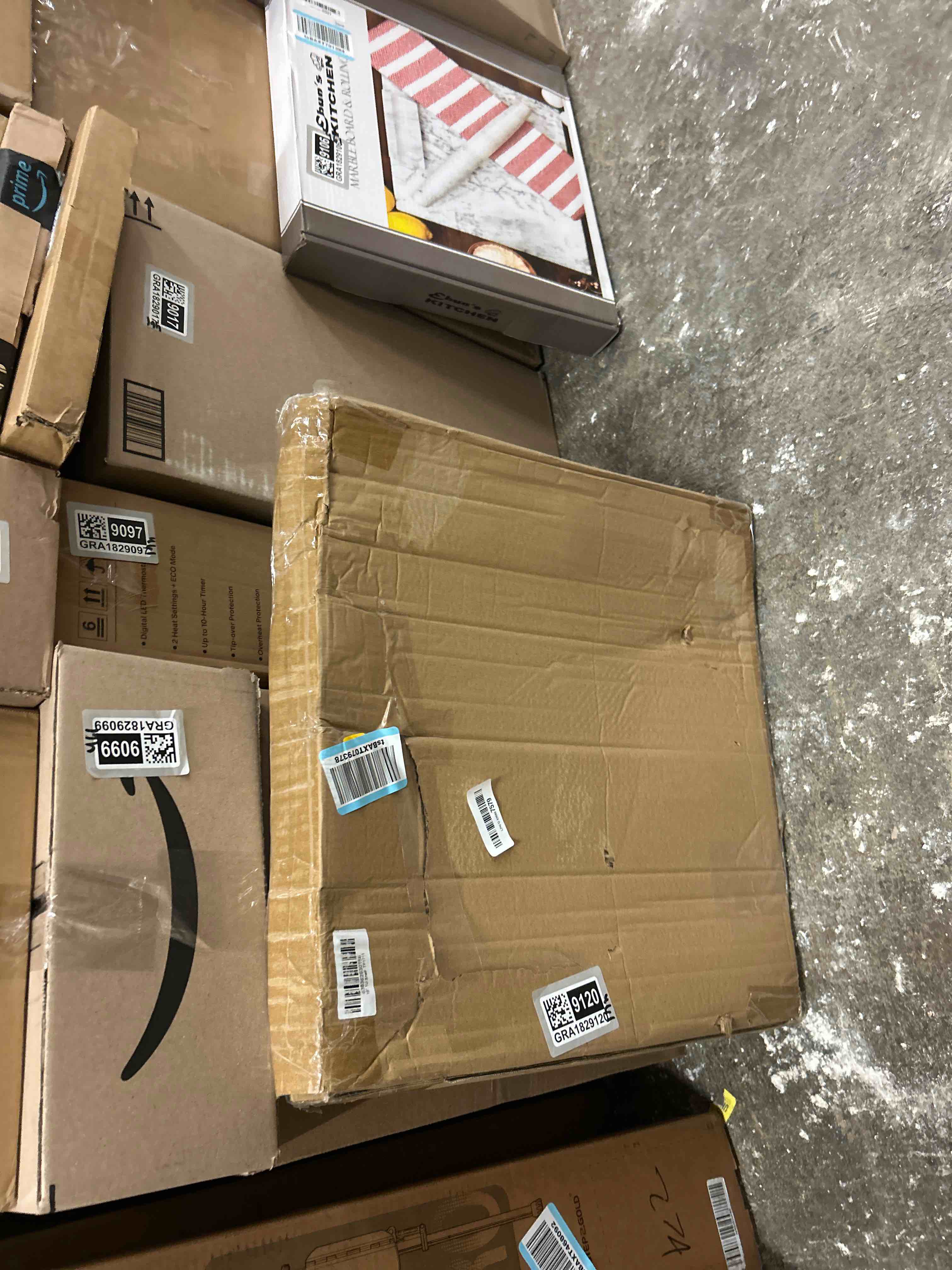 Condition photo showing New/Like New for 1U Server Rack Shelf - 19" Rackmount Tray - 17.7" (450mm) Deep 4-Post Fixed Mount for Computer Network/AV/IT Equipment Cabinet Enclosure - Vented for Maximum Airflow (Black) - Tupavco TP1711