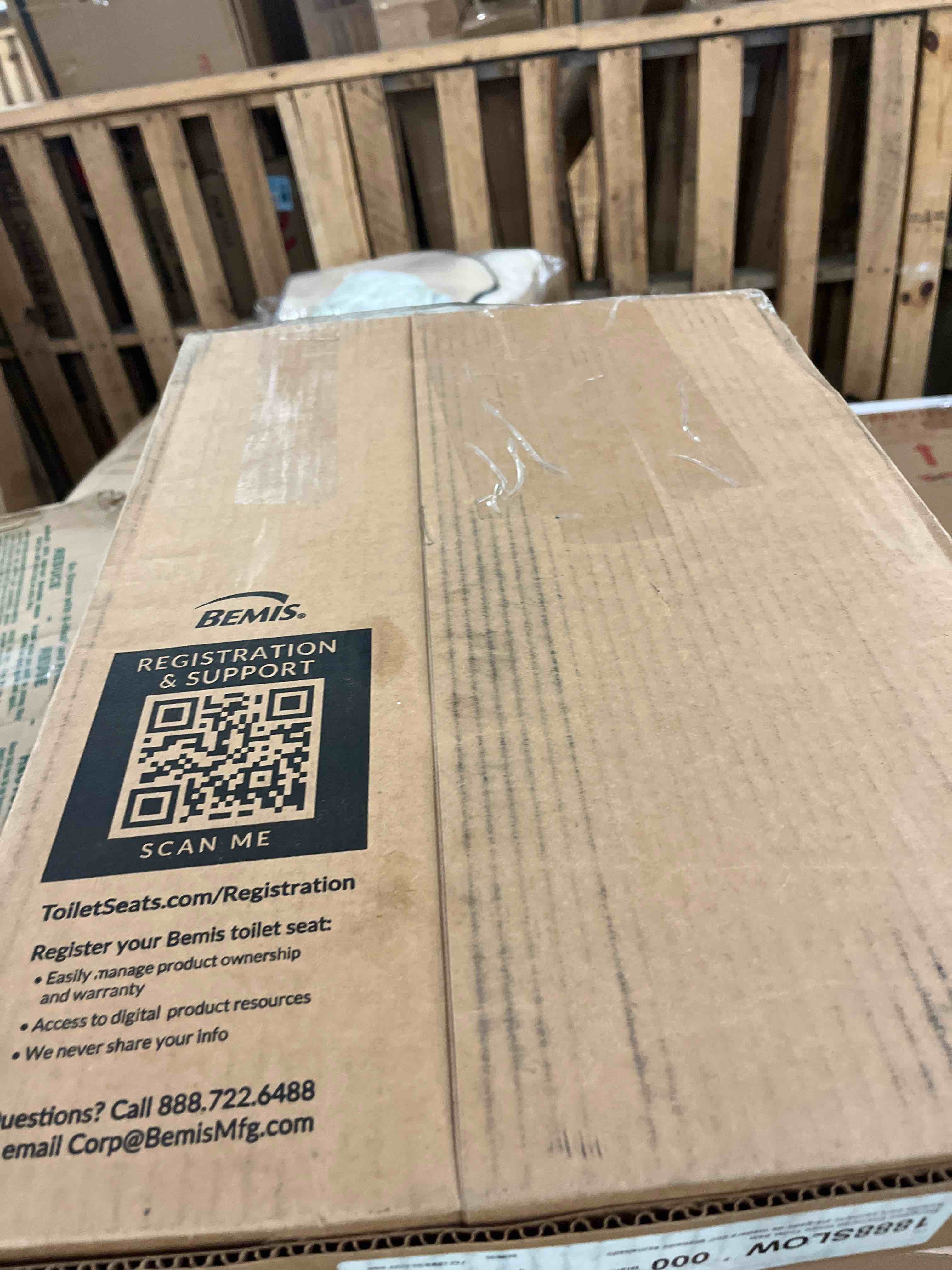 Condition photo showing New/Like New for Mayfair Toilet Seat Elongated White 14-1/8  W 7M1888SLOW-000