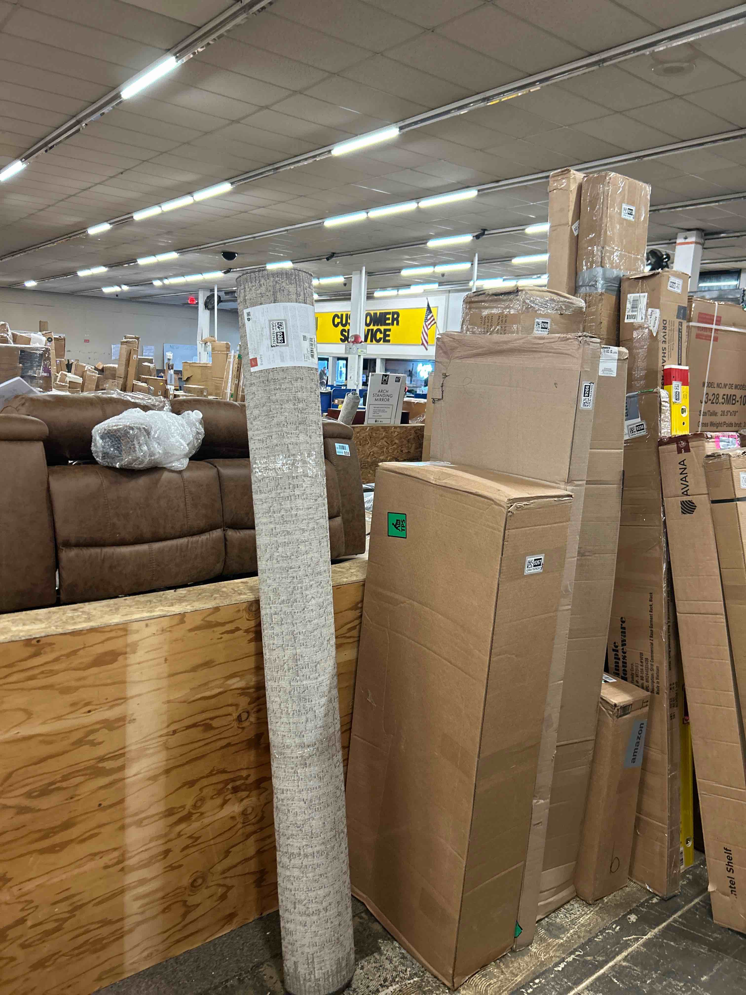 Condition photo showing New/Like New for Loloi Darby Collection DAR-04 Ivory/Stone 6'-7" x 9'-3" Area Rug