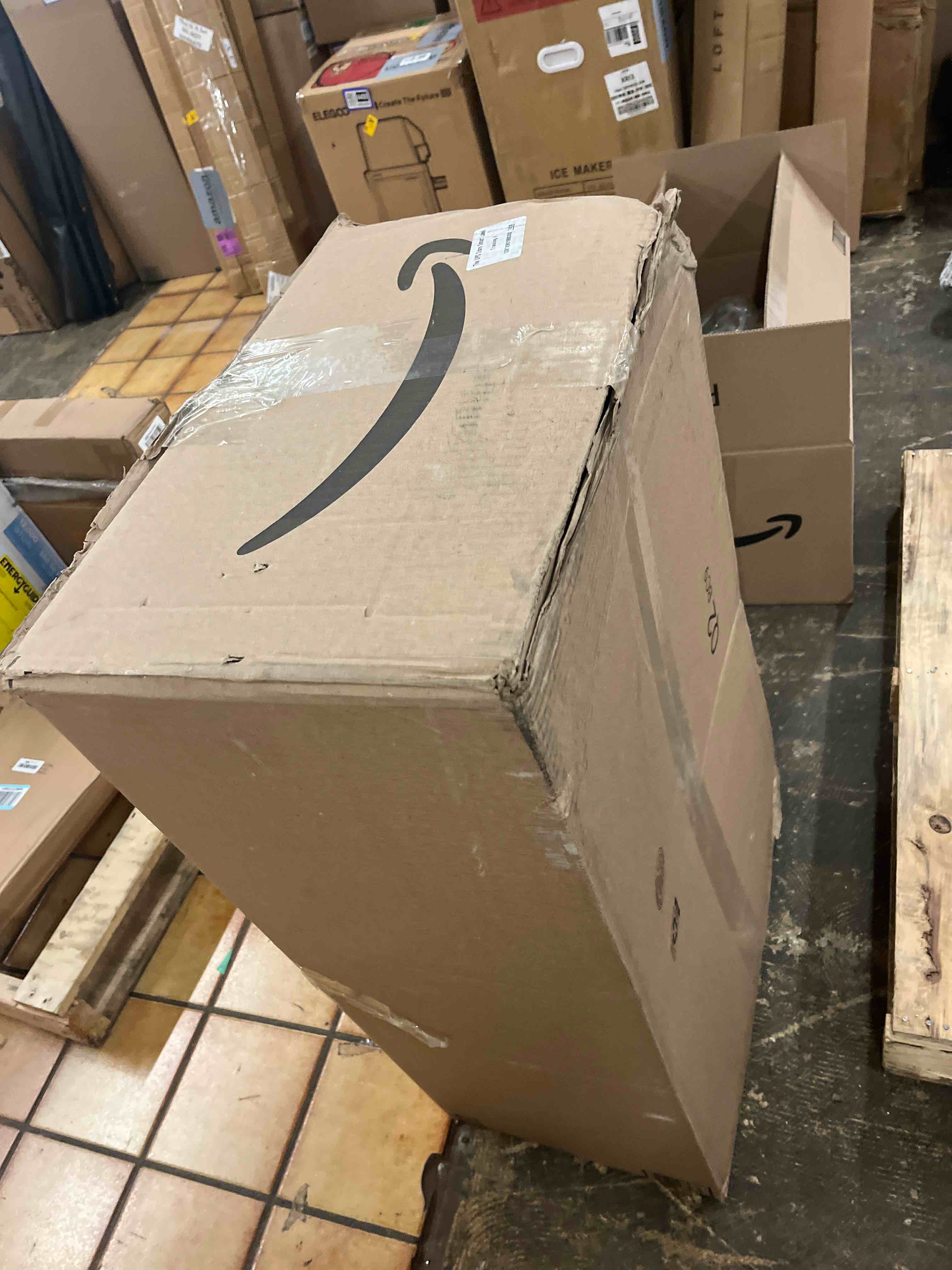https://s3.amazonaws.com/lotting-images-prod/phillipi/GRA1829697_1777643476103.jpeg