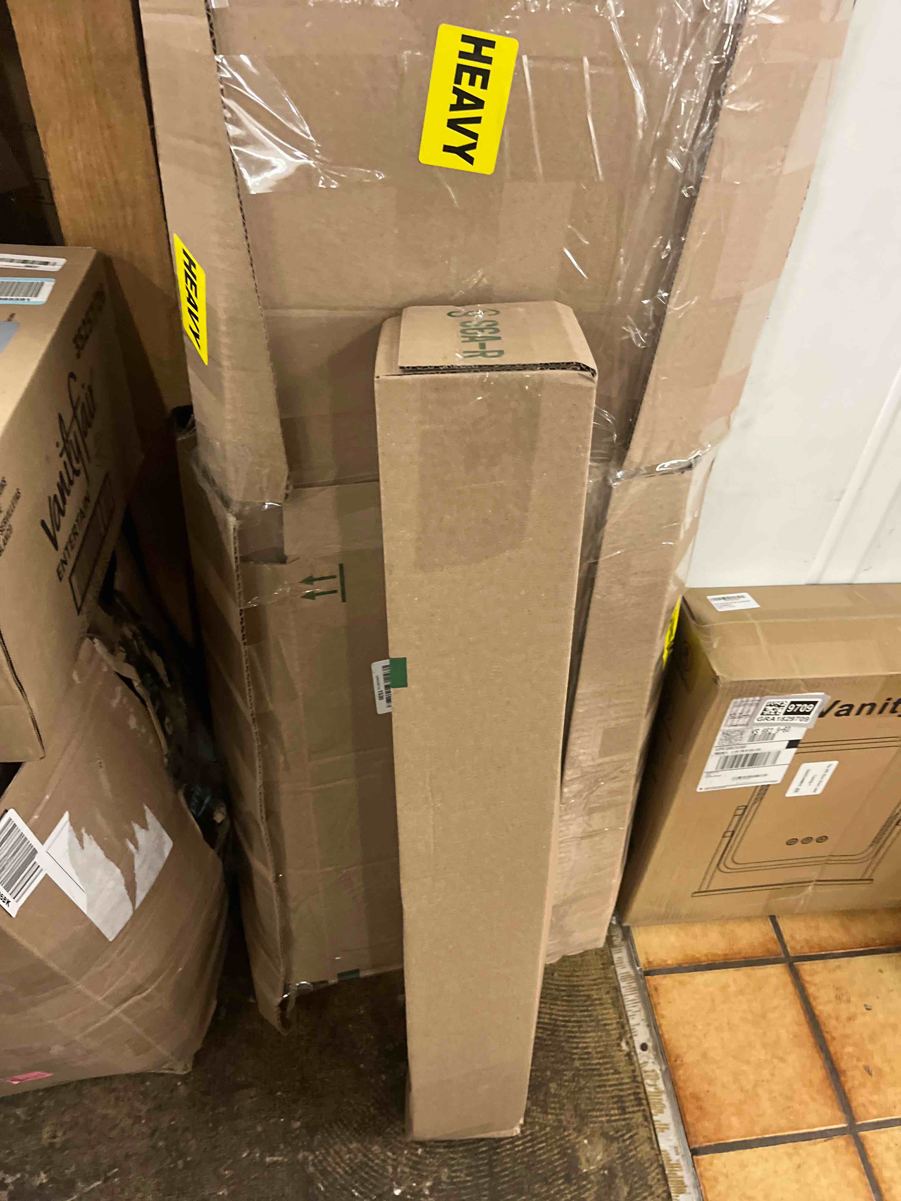 https://s3.amazonaws.com/lotting-images-prod/phillipi/GRA1829704_1777642188452.jpeg