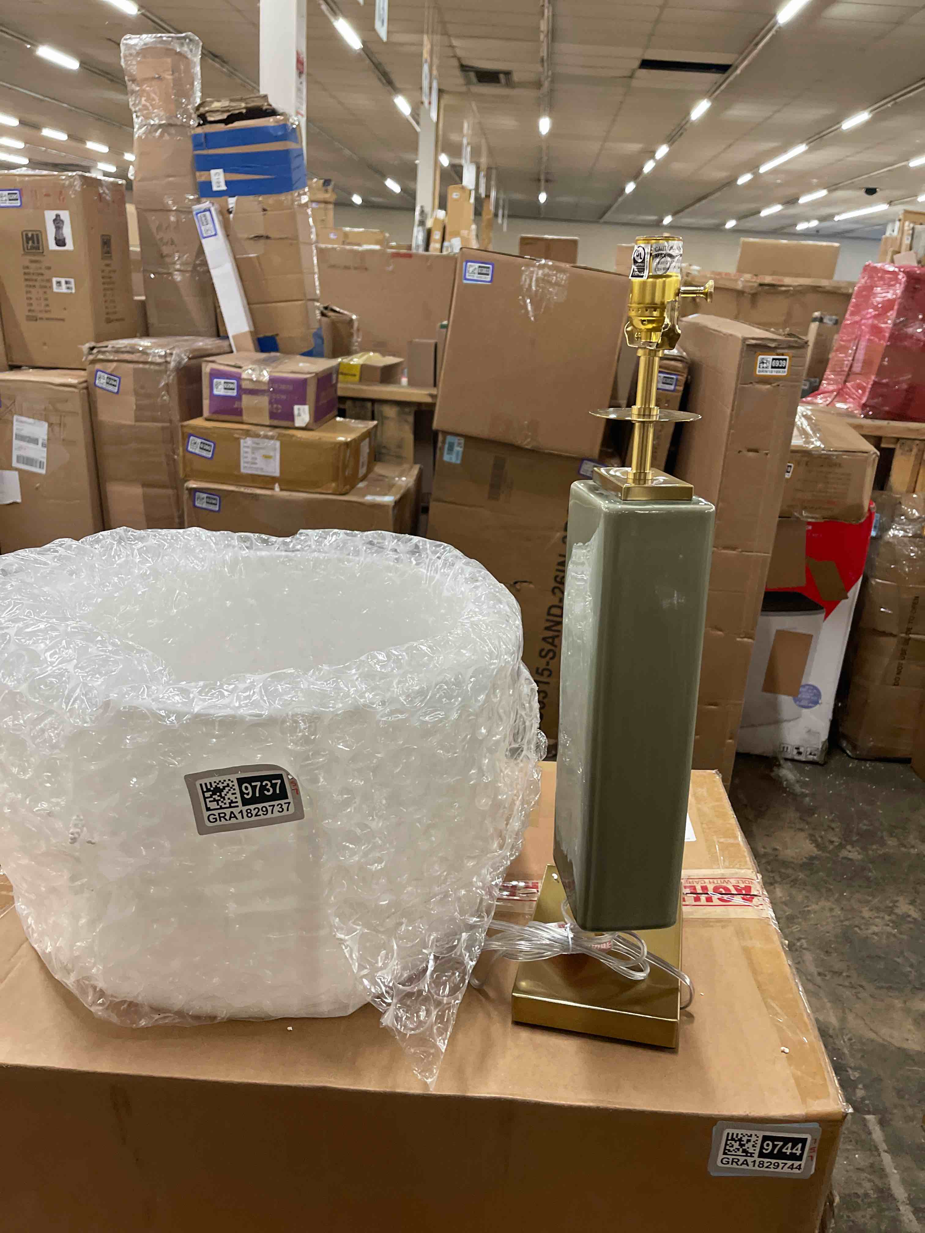 https://s3.amazonaws.com/lotting-images-prod/phillipi/GRA1829737_1777659566878.jpeg