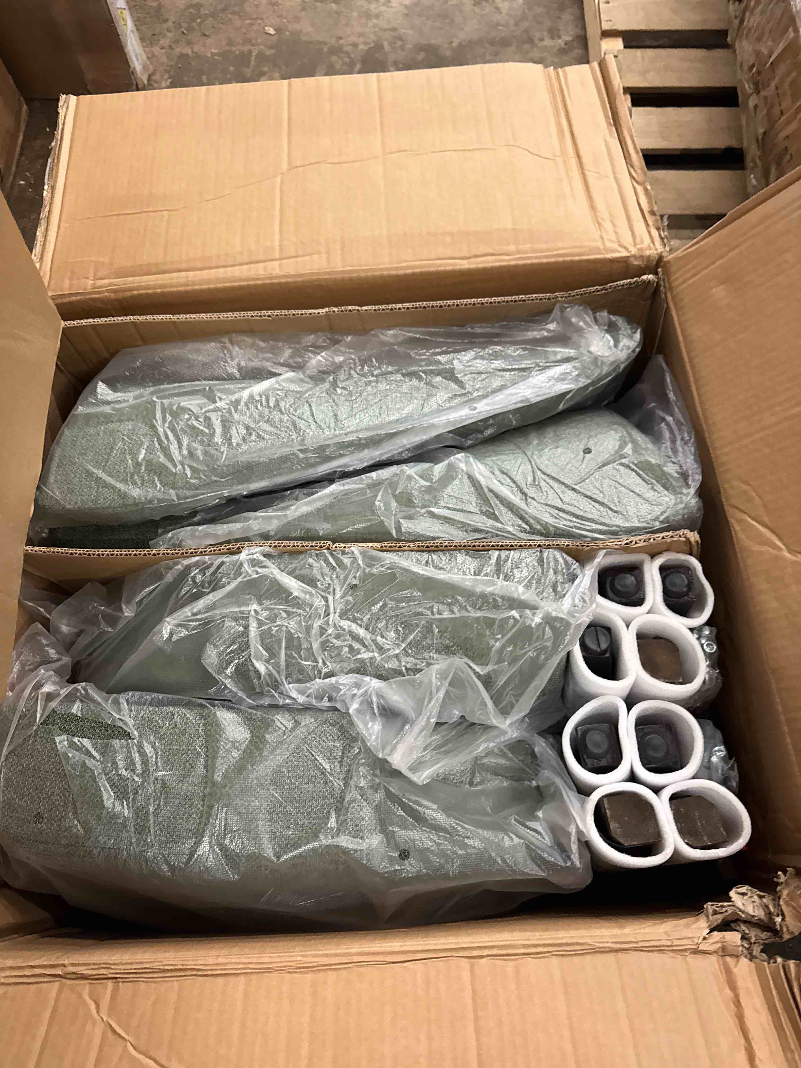https://s3.amazonaws.com/lotting-images-prod/phillipi/GRA1829875_1778239567520.jpeg