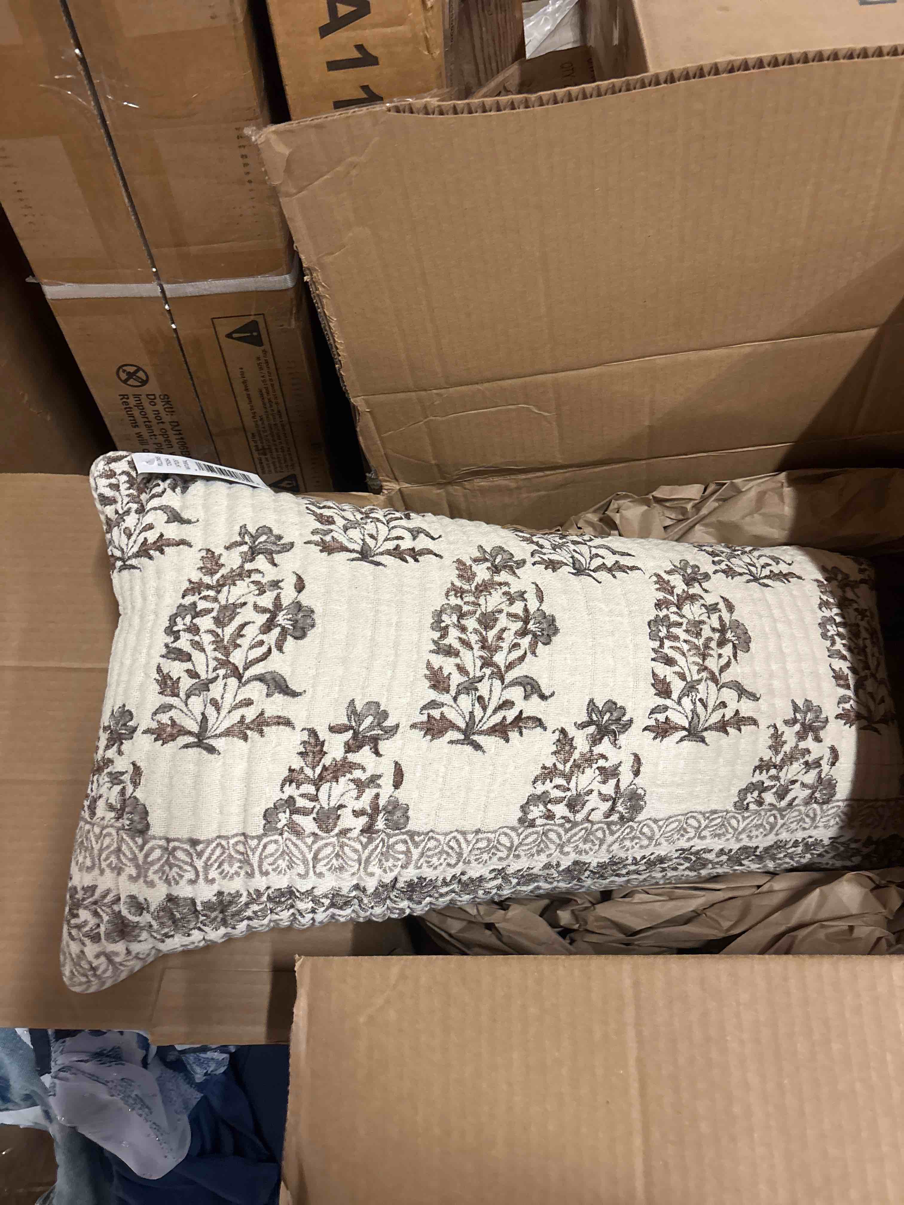 Condition photo showing New/Like New for rizzyhome throw pillow 14”x26” natural 