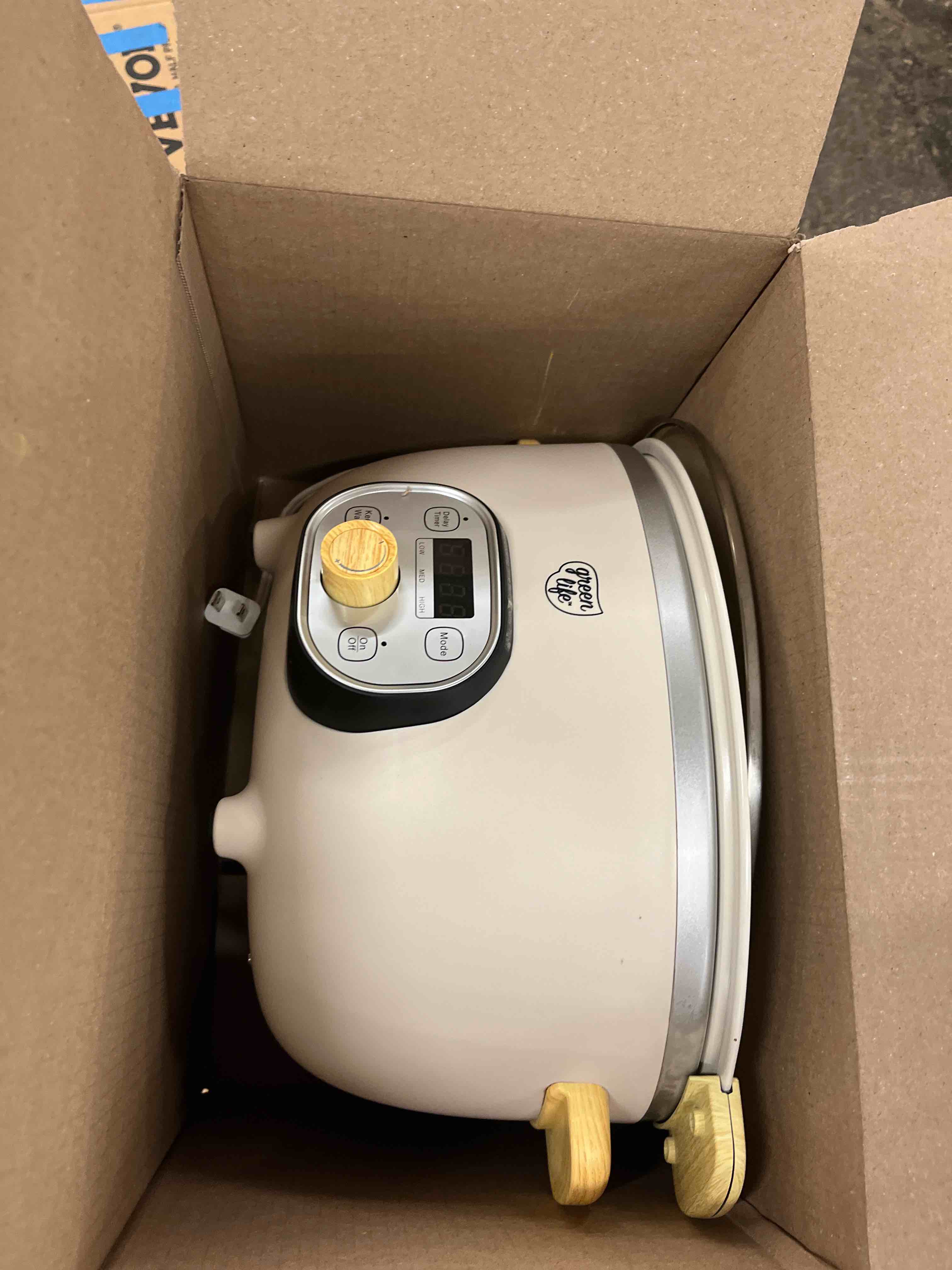 Condition photo showing Good Condition for GreenLife 8QT Slow Cooker, Non-Toxic PFAS-Free Ceramic Nonstick Removable Interior Bowl, Programmable, Family Friendly, Keep Warm, Stovetop & Oven Safe, Dishwasher Safe Crock, Timer, Glass Lid, Cream