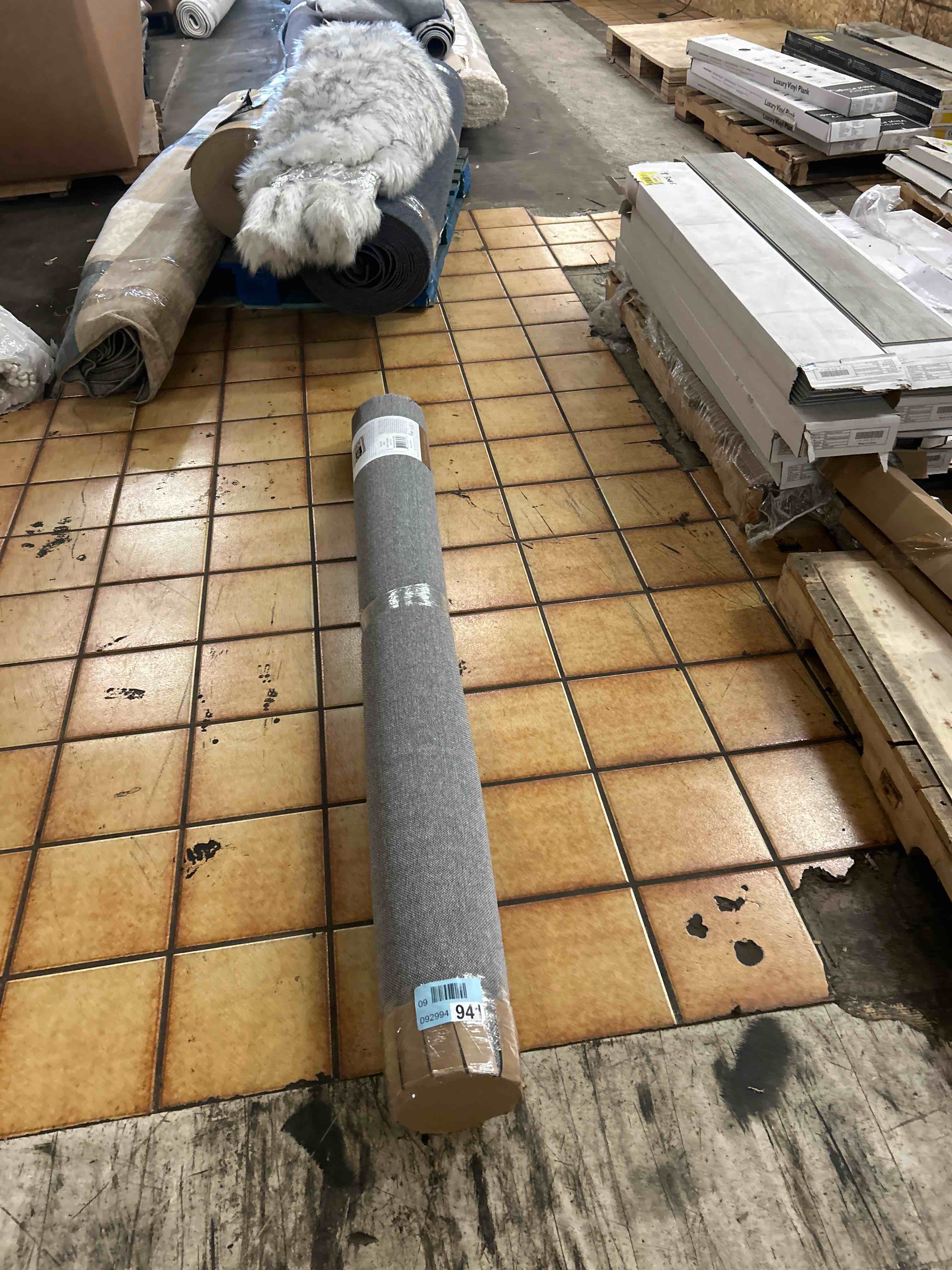 Condition photo showing New/Like New for Loloi Magnolia Home by Joanna Gaines Sinclair Collection SIN-01 Rust/Lagoon 5'-0" x 7'-0", .25" Pile Height, Machine Washable, Area Rug