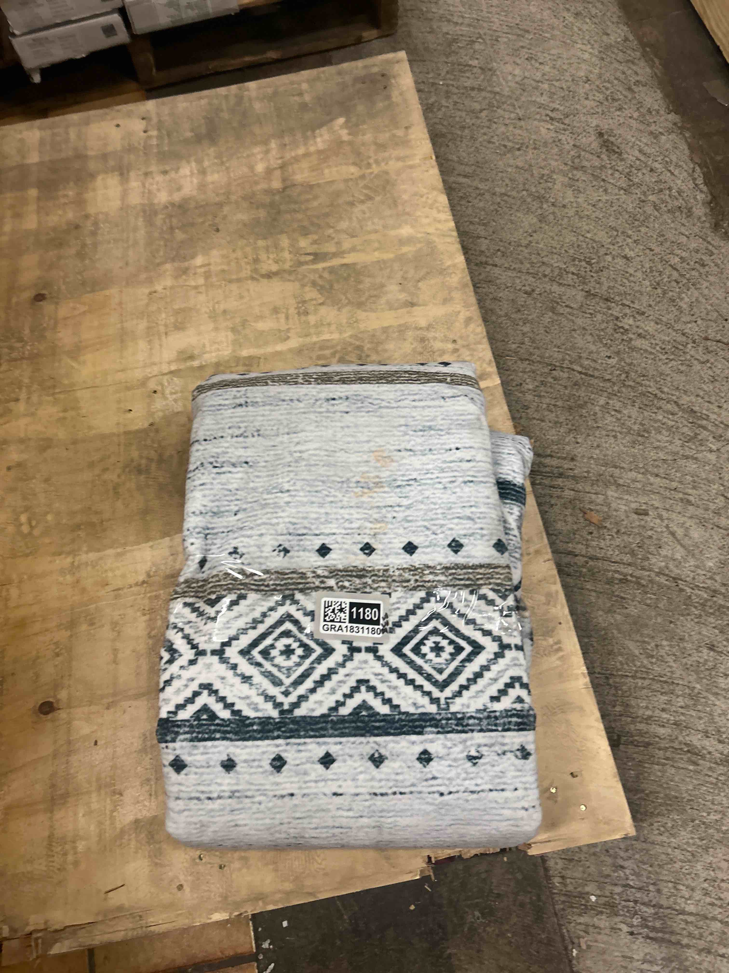 Condition photo showing New/Like New for BESTSWEETIE 8x10 Area Rugs for Living Room Washable Moroccan Farmhouse Neutral Geometric Low Pile Non-Slip Soft Print Pattern Rug for Bedroom Kitchen Dining Room Entryway Blue/Brown