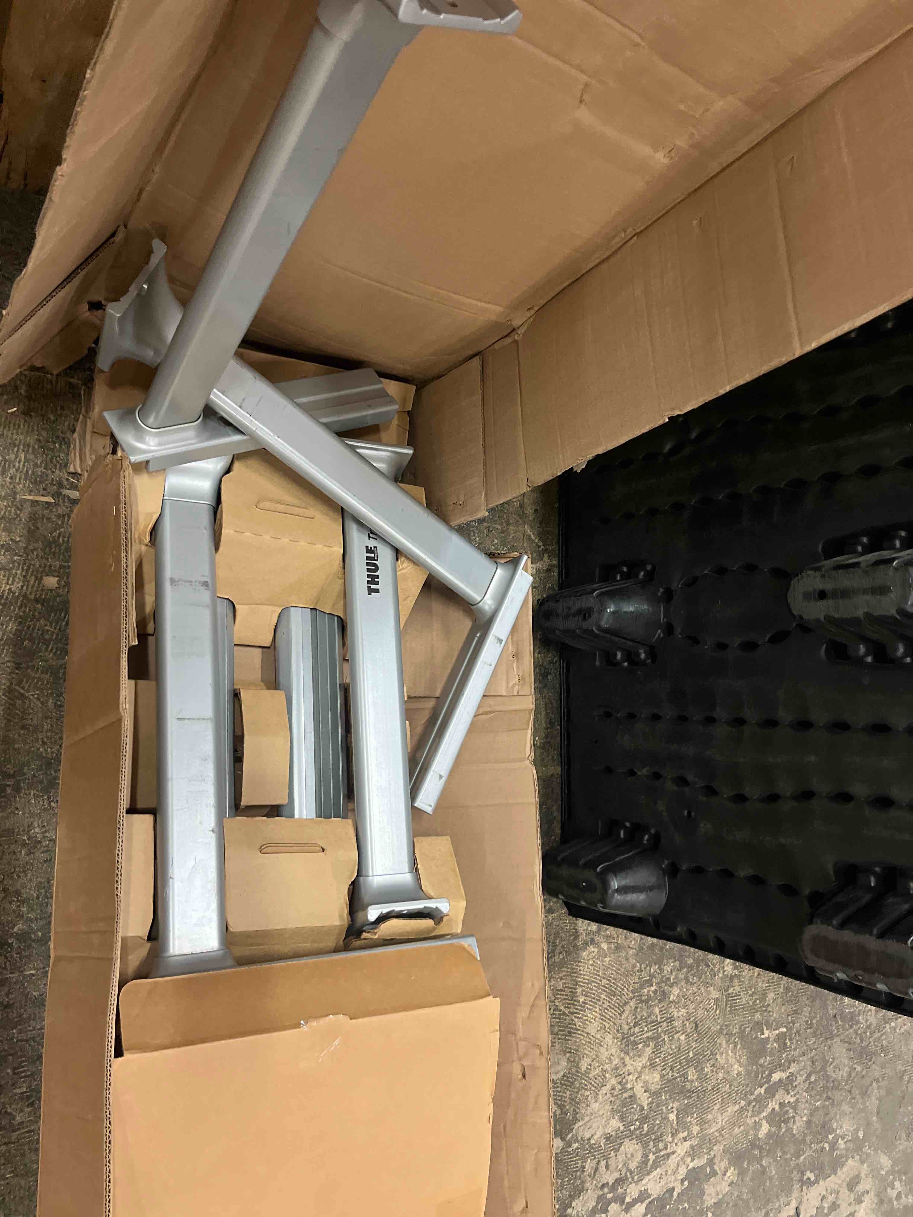 Condition photo showing Good Condition for Thule TracRac TracOne Truck Rack