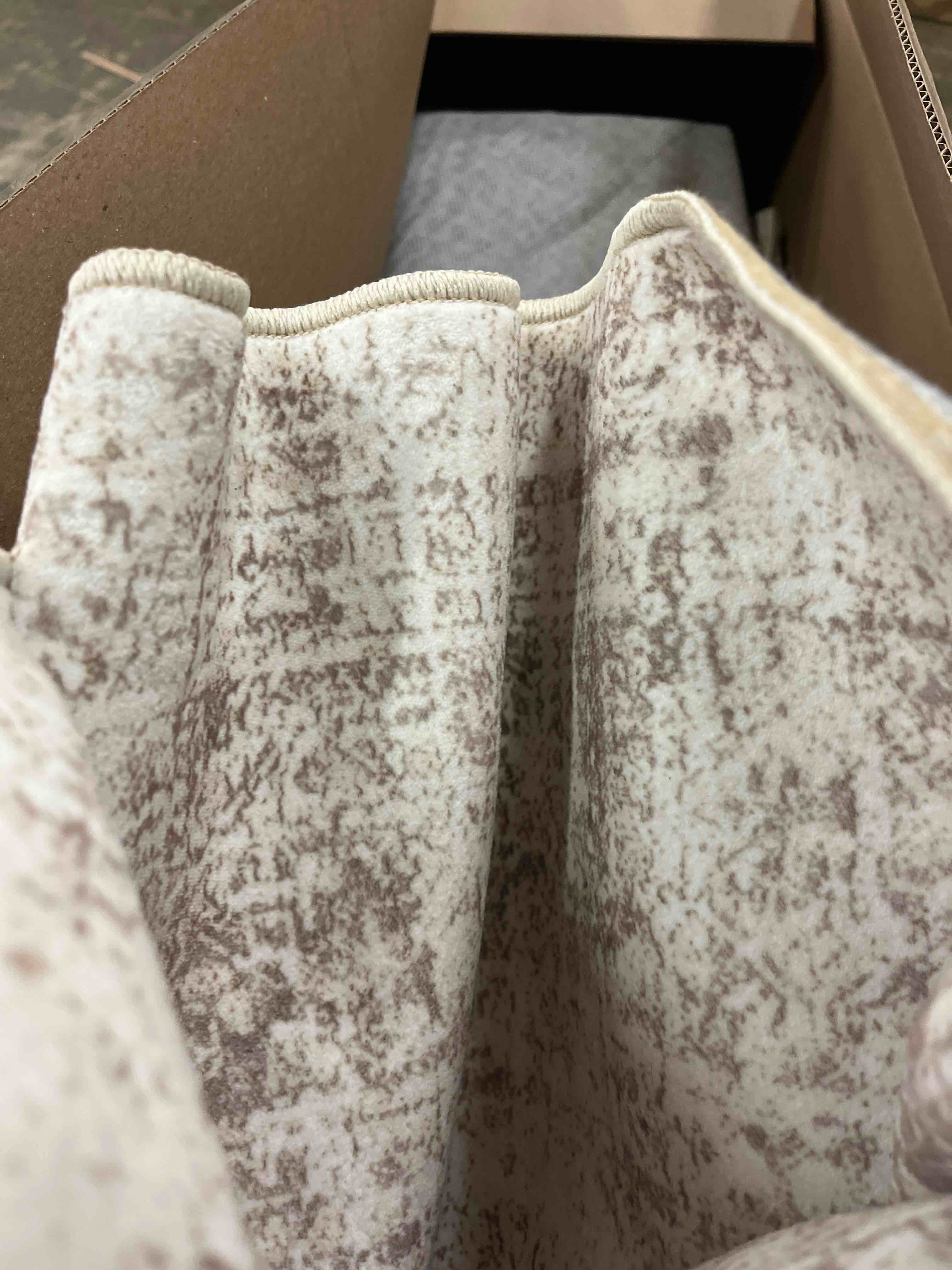 Condition photo showing Good Condition for Washable Rugs 9x12 feet Area Rugs for Living Room,Rugs for Bedroom, Large Carpets,Ultra Soft Faux Wool Retro Dining Room Rug,Non Slip&Non-Shedding Low Pile Vintage Print Rug Indoor for Home Office