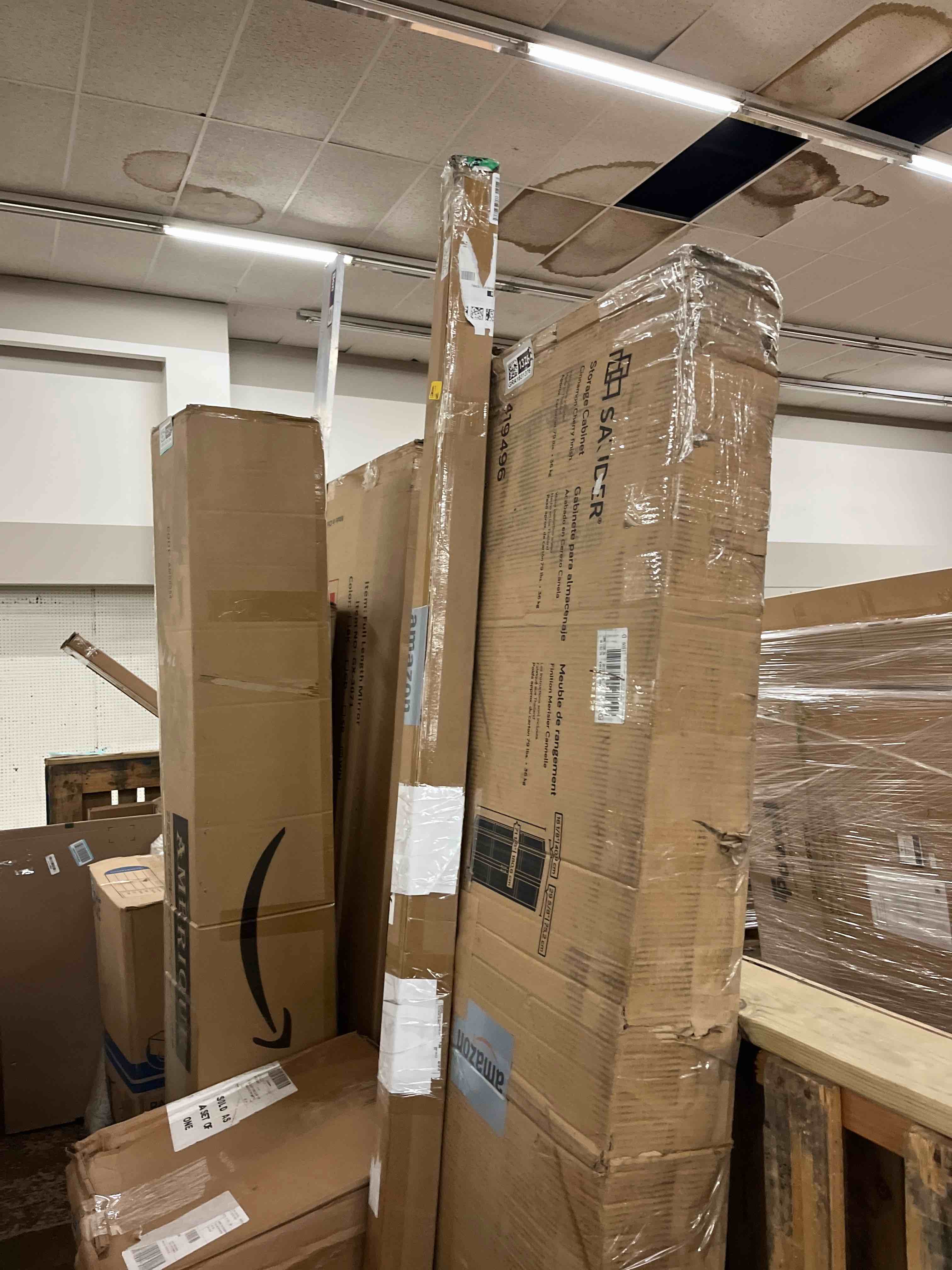 Condition photo showing New/Like New for 7-30 ft Telescopic Extension Pole with Utility Hook, Multi-Purpose Aluminum Pole for Painting, Dusting and New Year Window Cleaning Christmas Lights Installation Without a Ladder(Yellow)