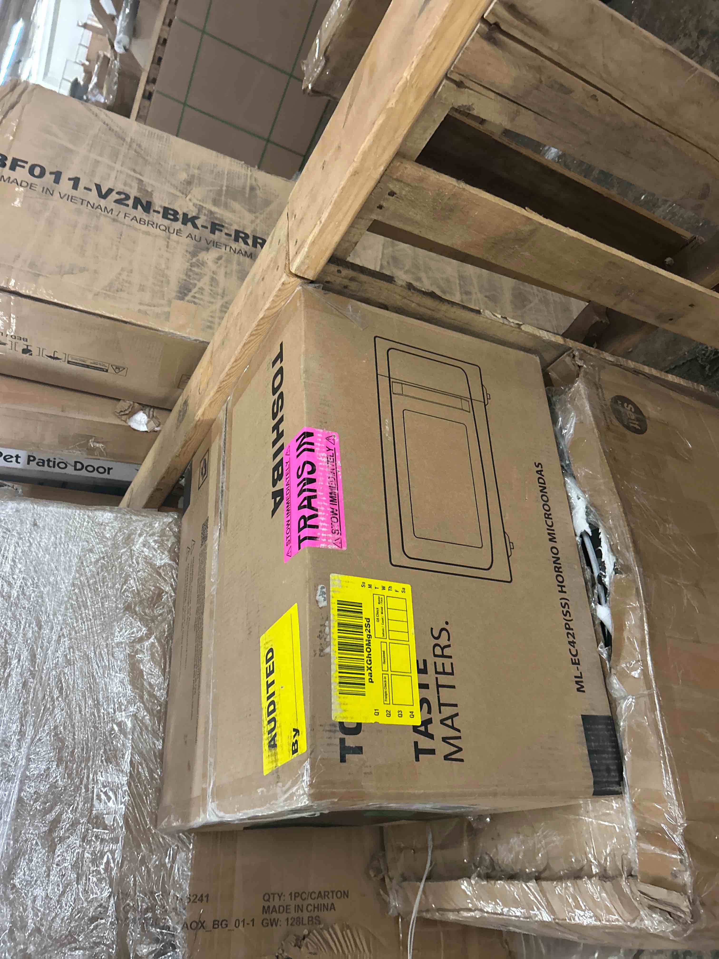 Condition photo showing New/Like New for toshiba air fryer combo 4-in-1 countertop microwave oven, smart sensor, convection, mute function, position memory 13.6" turntable, 1.5 cu ft, 1000w, silver, ml-ec42p(ss)