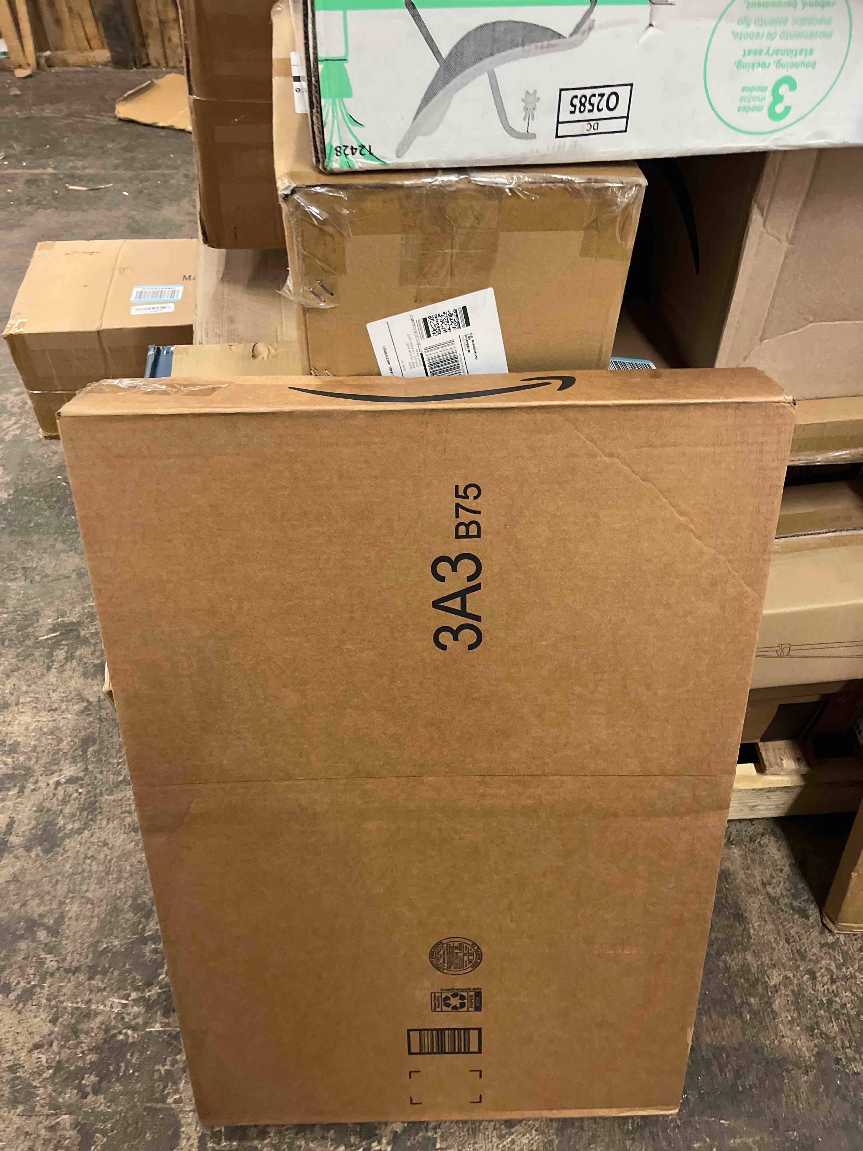 Condition photo showing New/Like New for 16x24 inches picture frame, classic black 16 x 24 poster frame for horizontal or vertical wall mounting, 1 pack