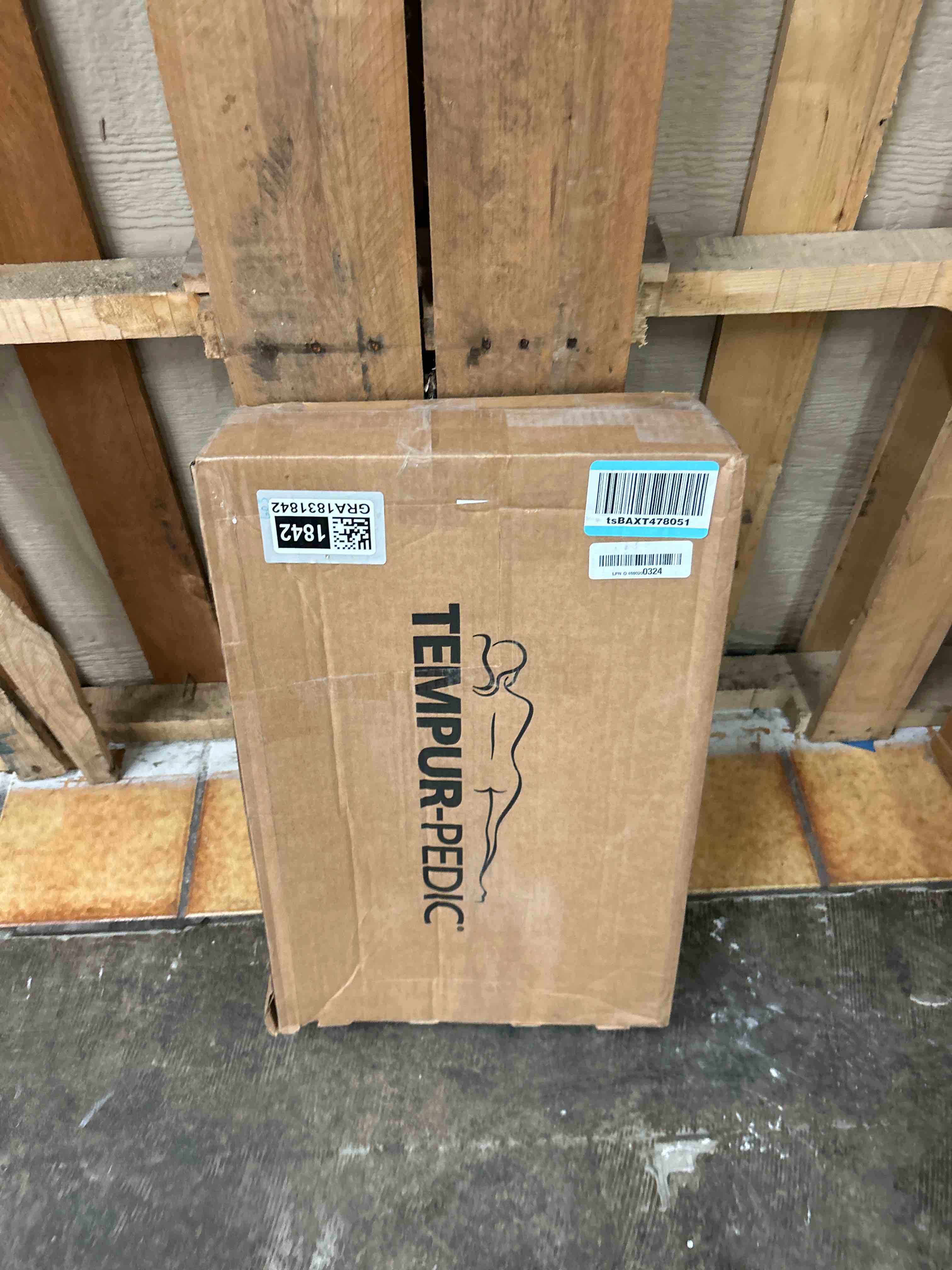 Condition photo showing New/Like New for tempur-pedic tempur-ergo neck pillow, medium profile, white