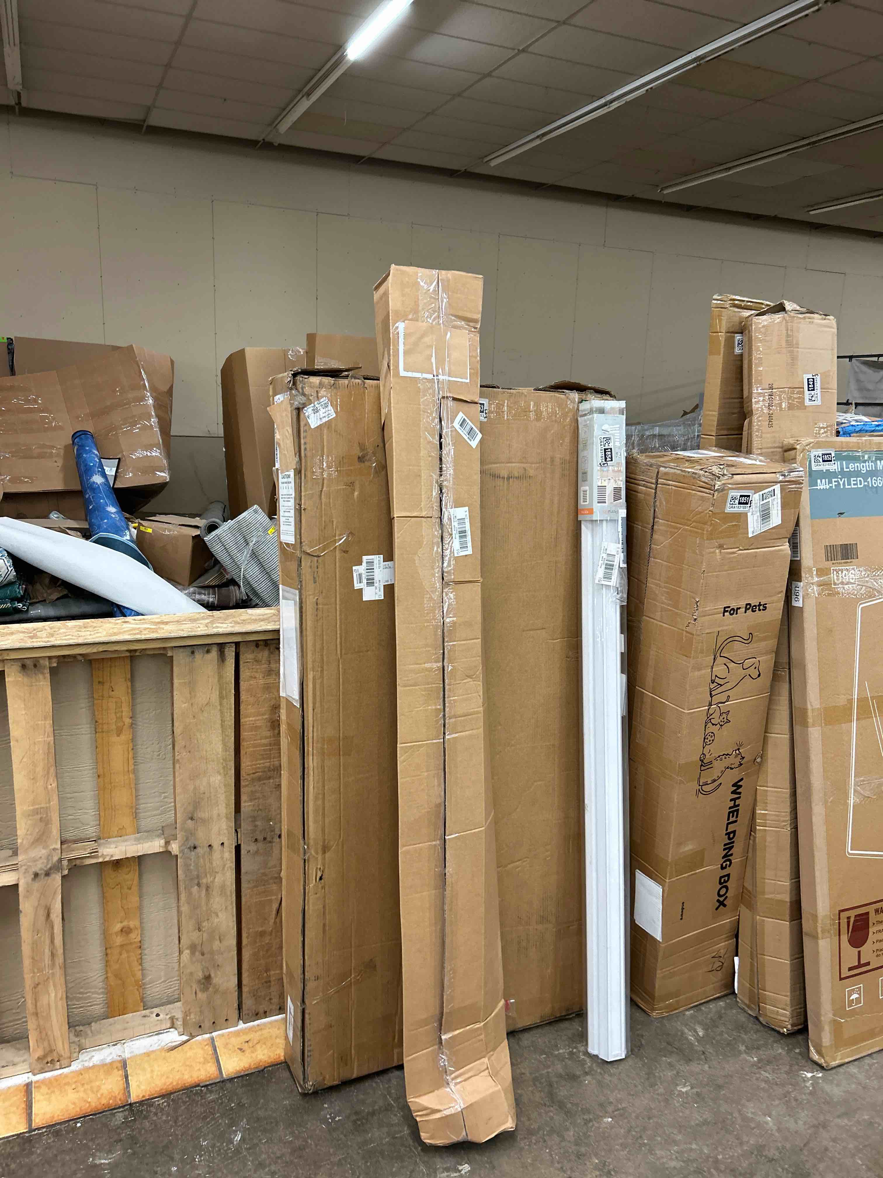 Condition photo showing New/Like New for m-d building products 08078 72 in. silver 3-3/4 in. x 1-1/8 in. x aluminum and vinyl heavy-duty high-profile threshold